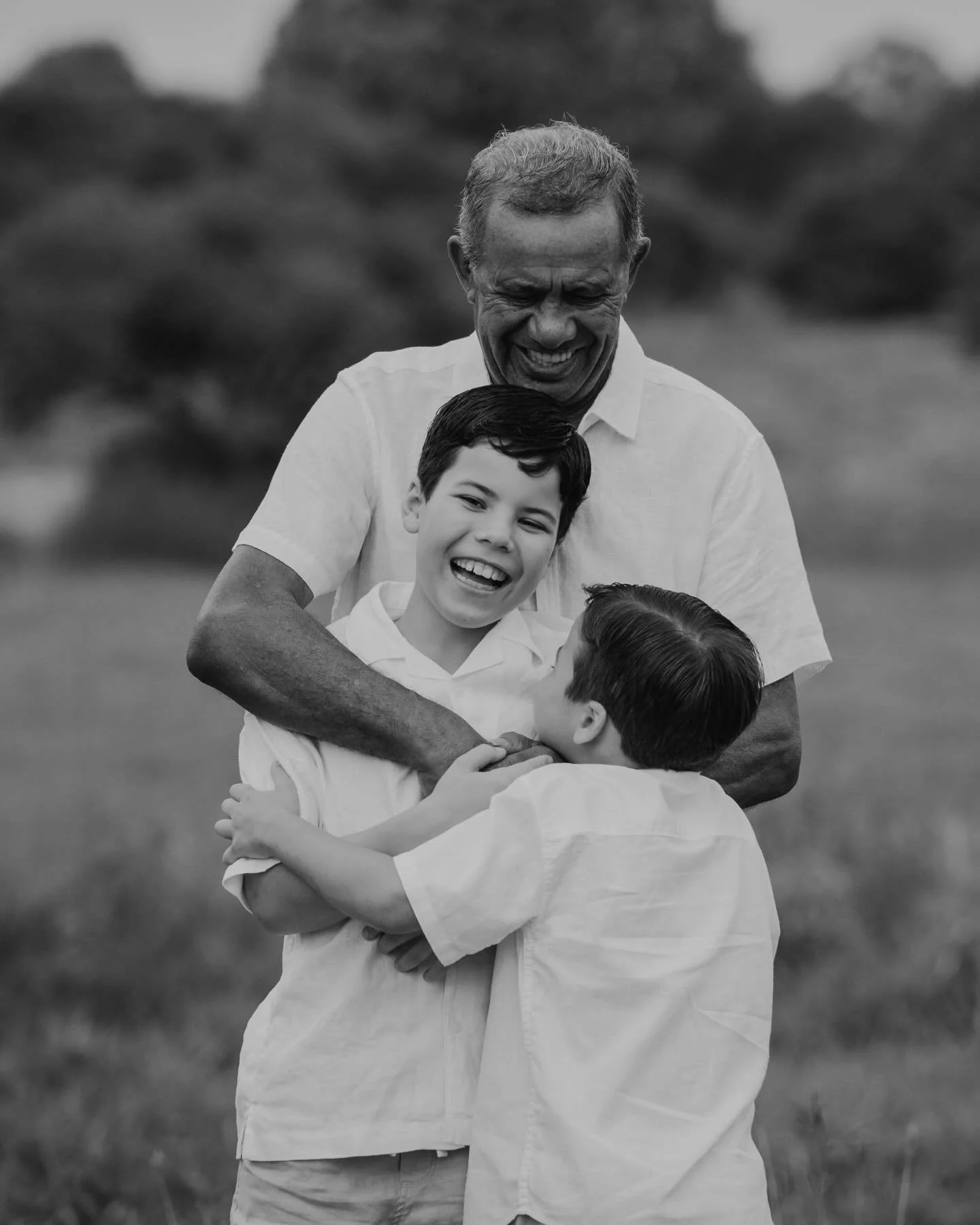 If this doesn&rsquo;t give you the nudge you need to book in family photos next year, nothing will! You can thank me later when the kids are giants! 💛 #familytime #familypotrait #familyphotography #goldcoastphotography #goldcoastphotographer #goldco
