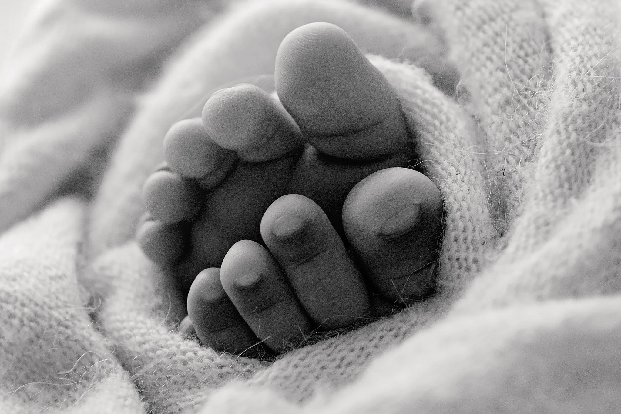 These little toes won&rsquo;t stay little for long. One day they&rsquo;ll be running through the backyard, kicking balls, climbing everything in sight&hellip; but right now, they&rsquo;re brand new and impossibly perfect.
This is why we capture it. T