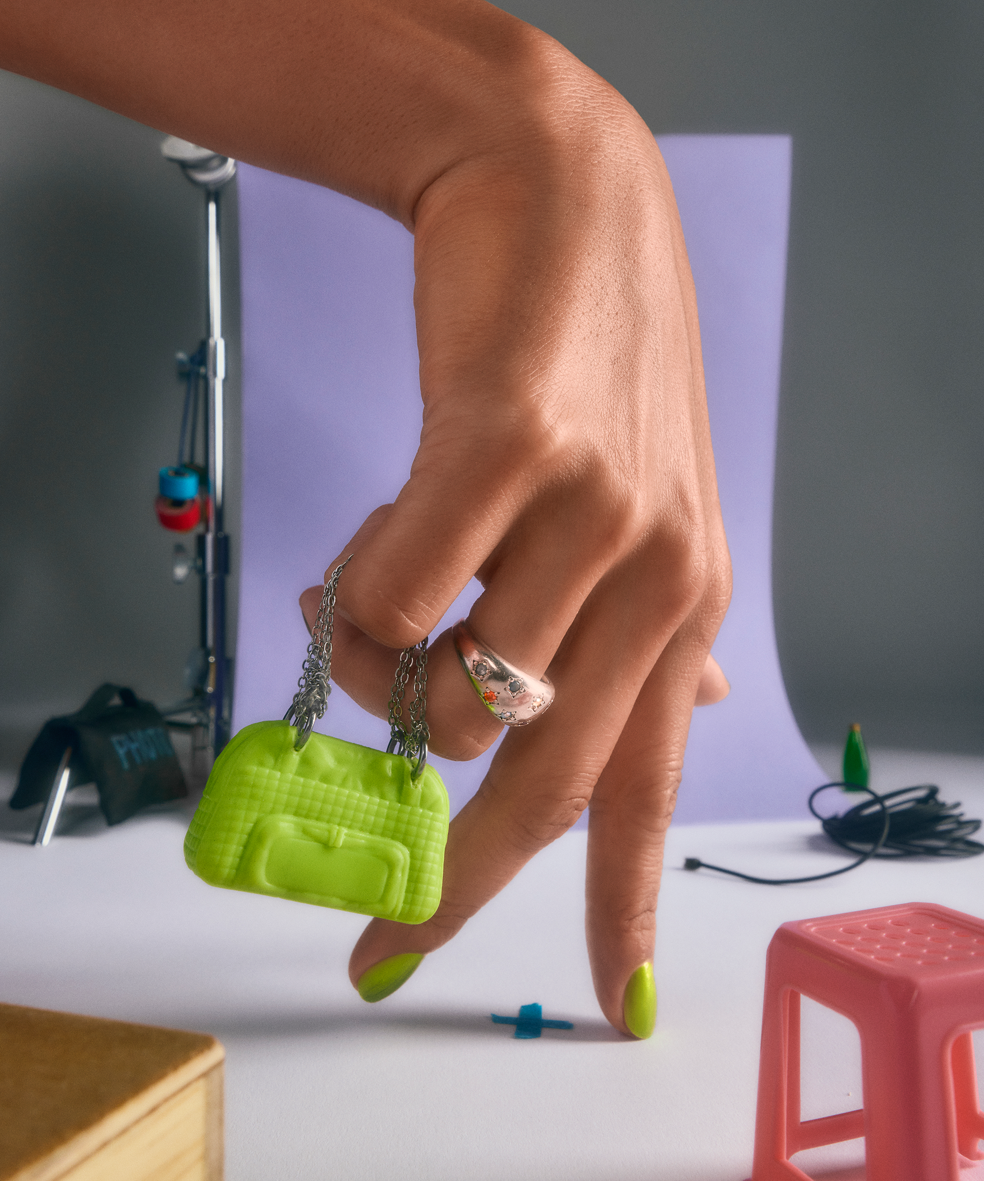 SDG_Nectarine2025_Hands_0528 nails candacevkim.png