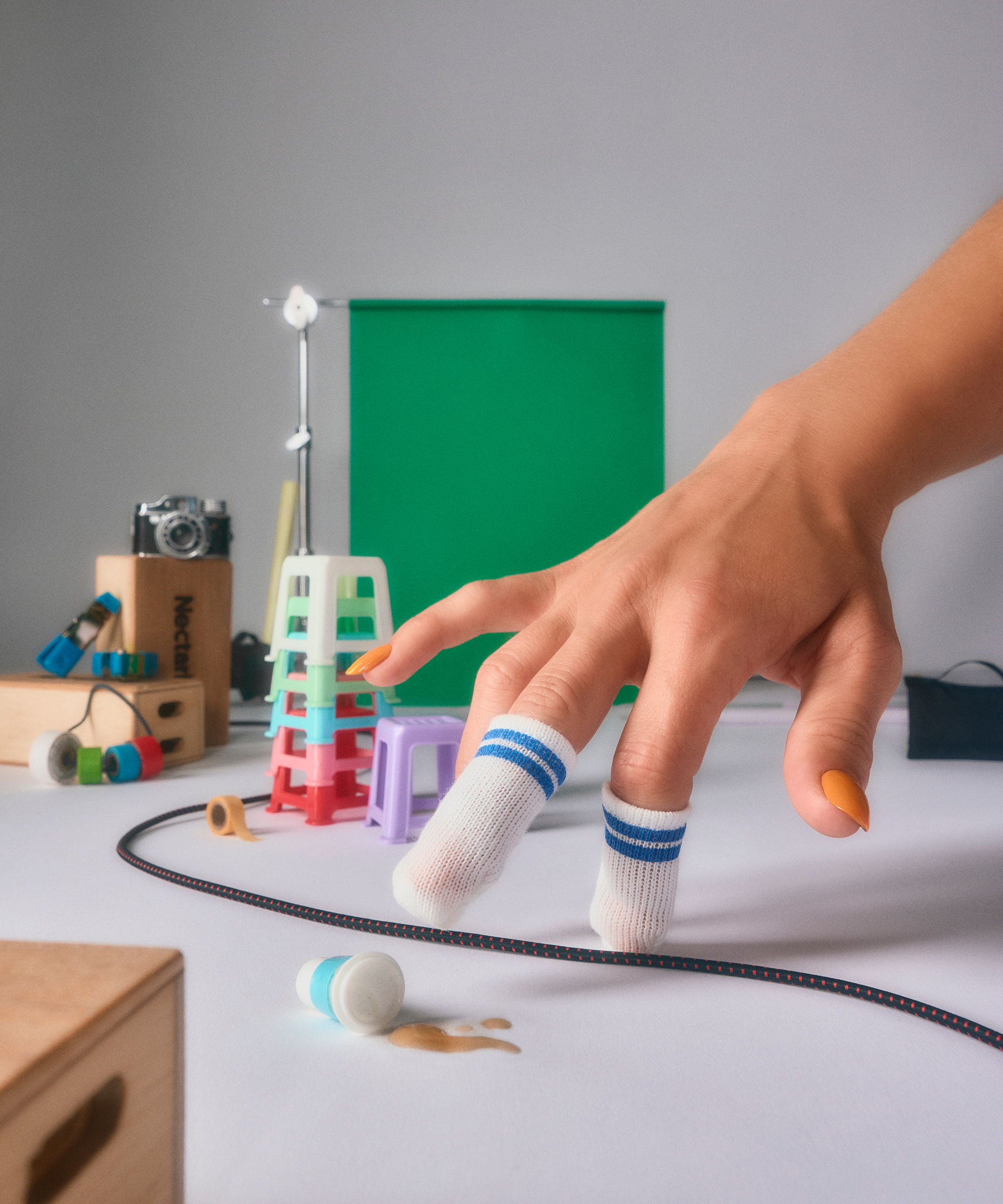 SDG_Nectarine2025_Hands_0797 nails candacevkim.png