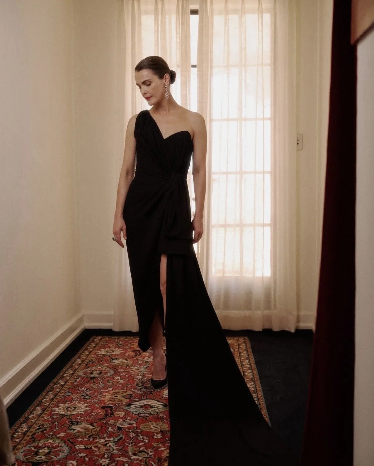 Keri Russell SAG Actor Awards 2026 manicure candacevkim 4.jpg