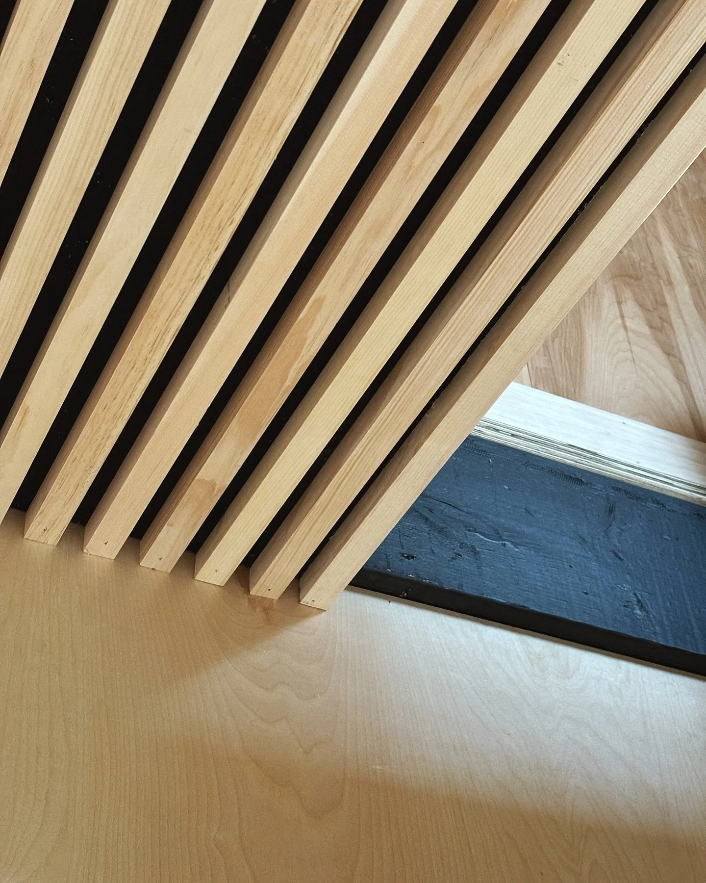 Interior details in the works.
.
.
.
.
.
.
.
.
#moderncabin #cabin #cabinporn #cabinliving #airbnb #airbnbhomes #scandihome #scandinaviandesign #scandinavianhome #moderndesign #richlite #diyprojects #diycabin #slatdesign #slatwall #grandmarais #grand