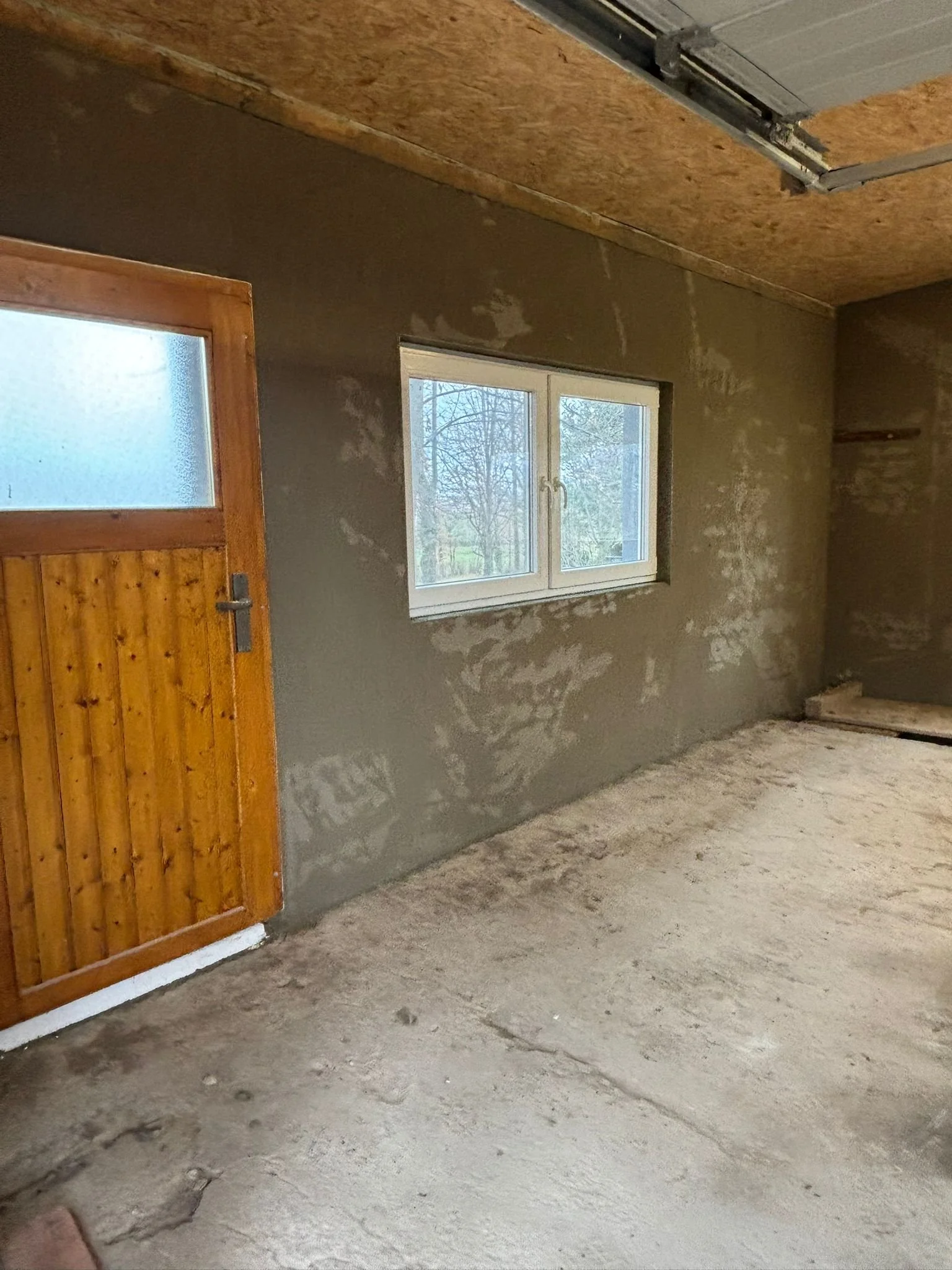 Schuppen Innen up 3.jpeg