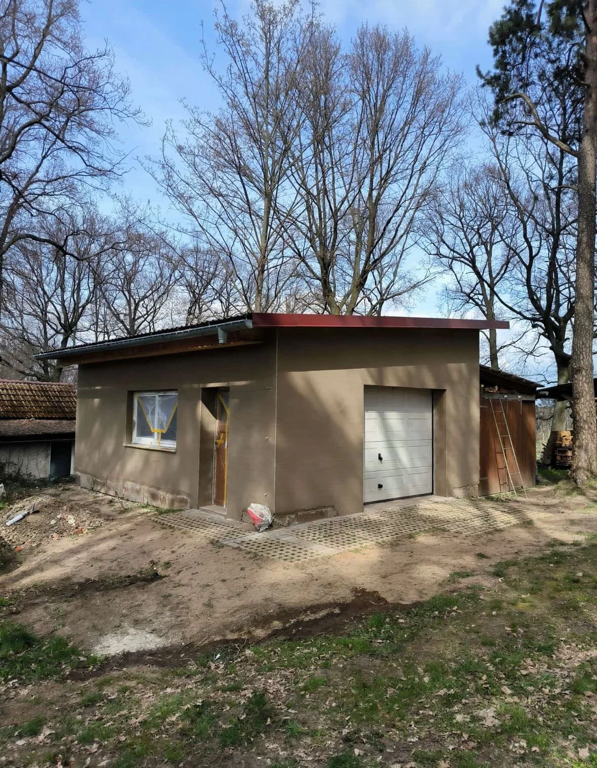 Schuppen aussen UP.jpeg