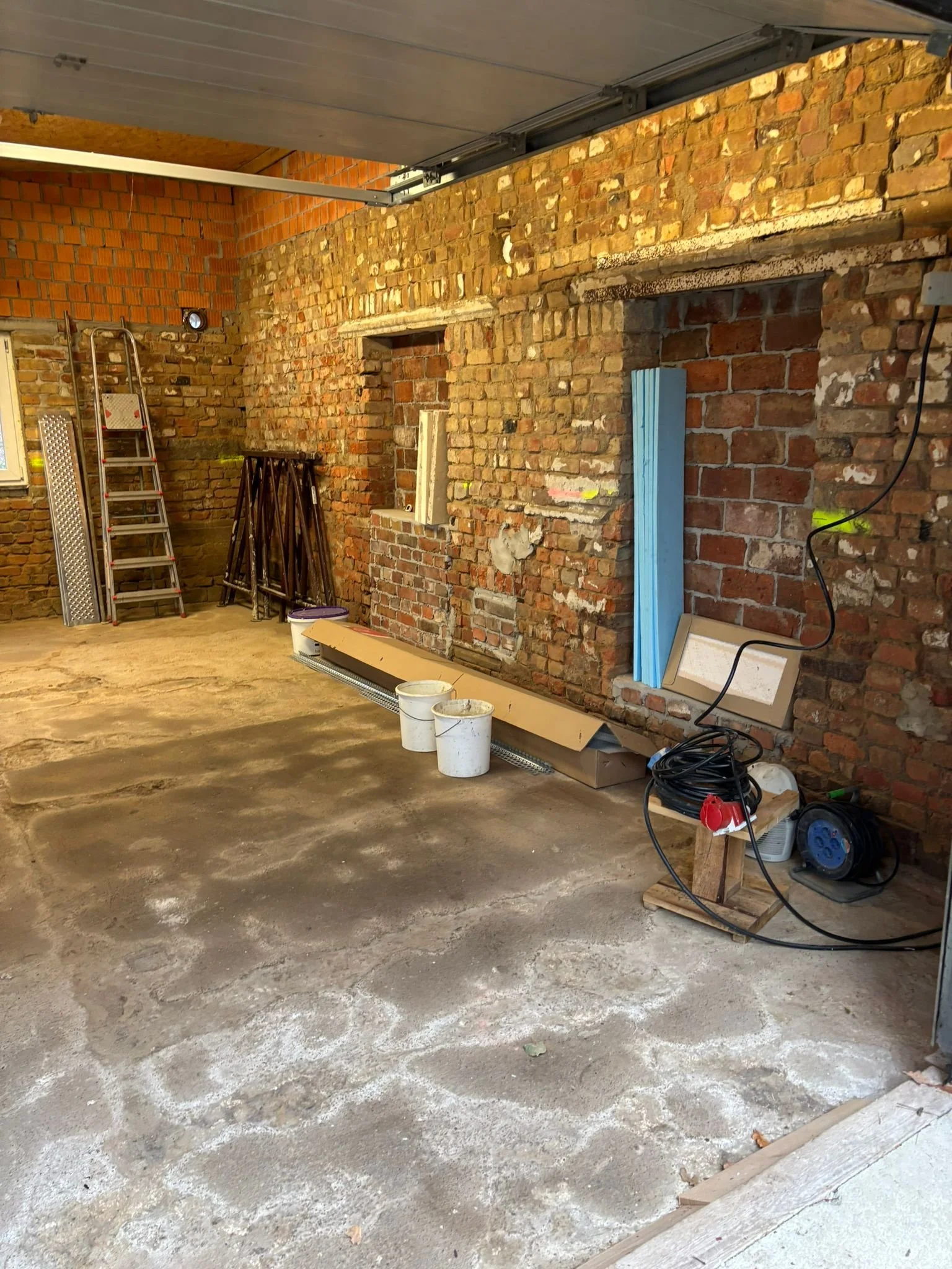 Schuppen Innen anfang (2).jpeg