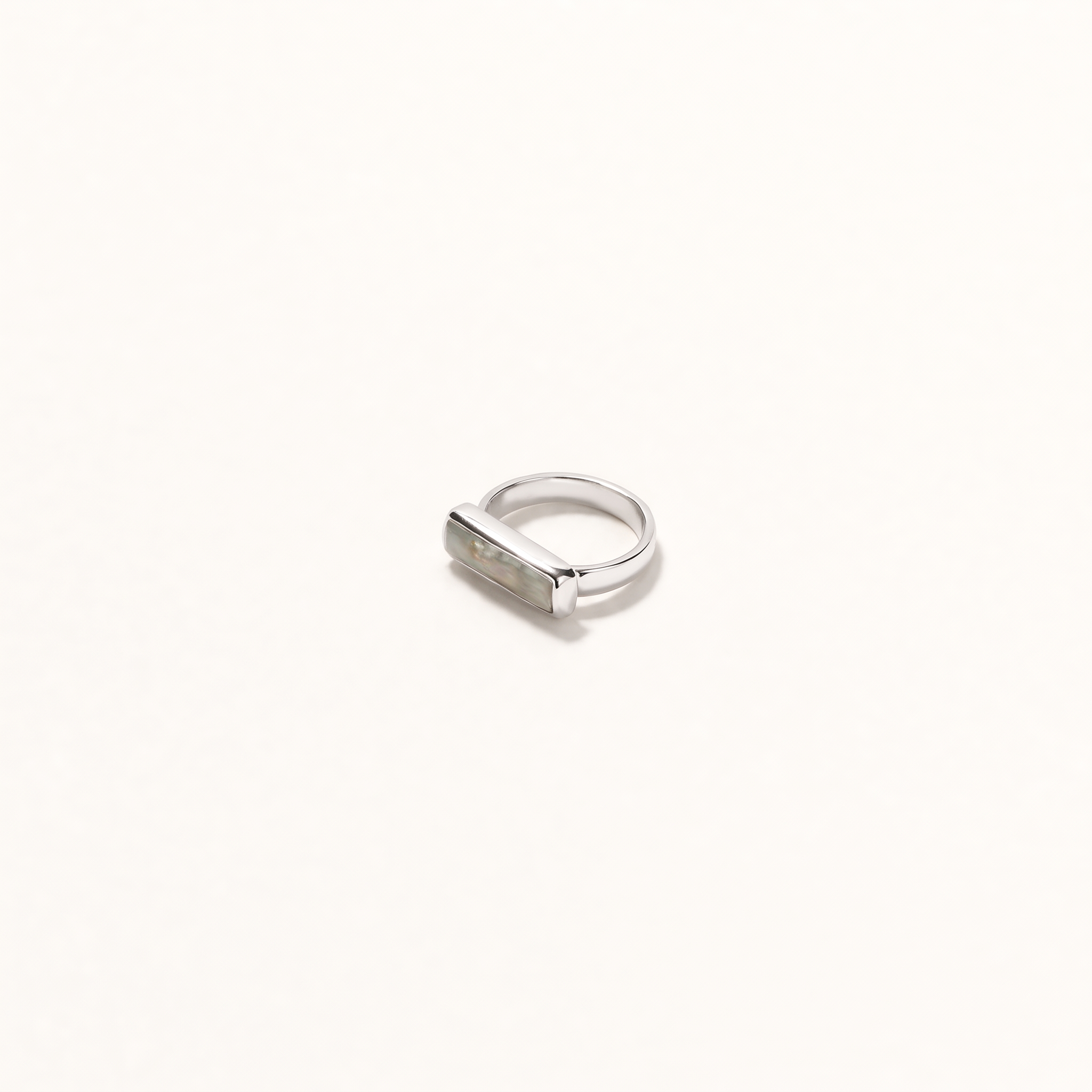 stick pearl wht ring.png