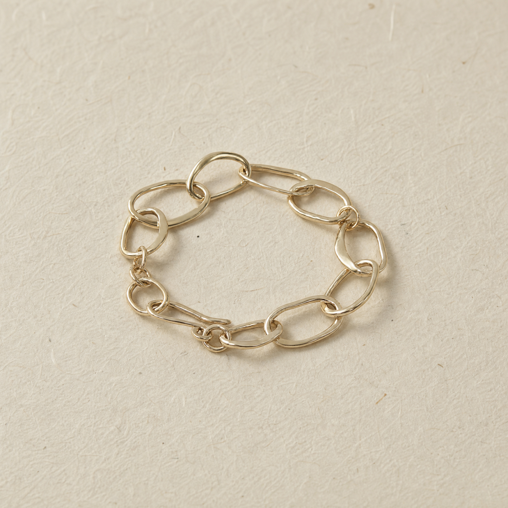wavy link bracelet2.png