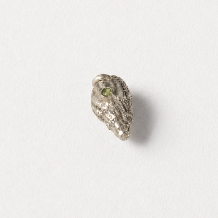 shell pendant with peridot silver
