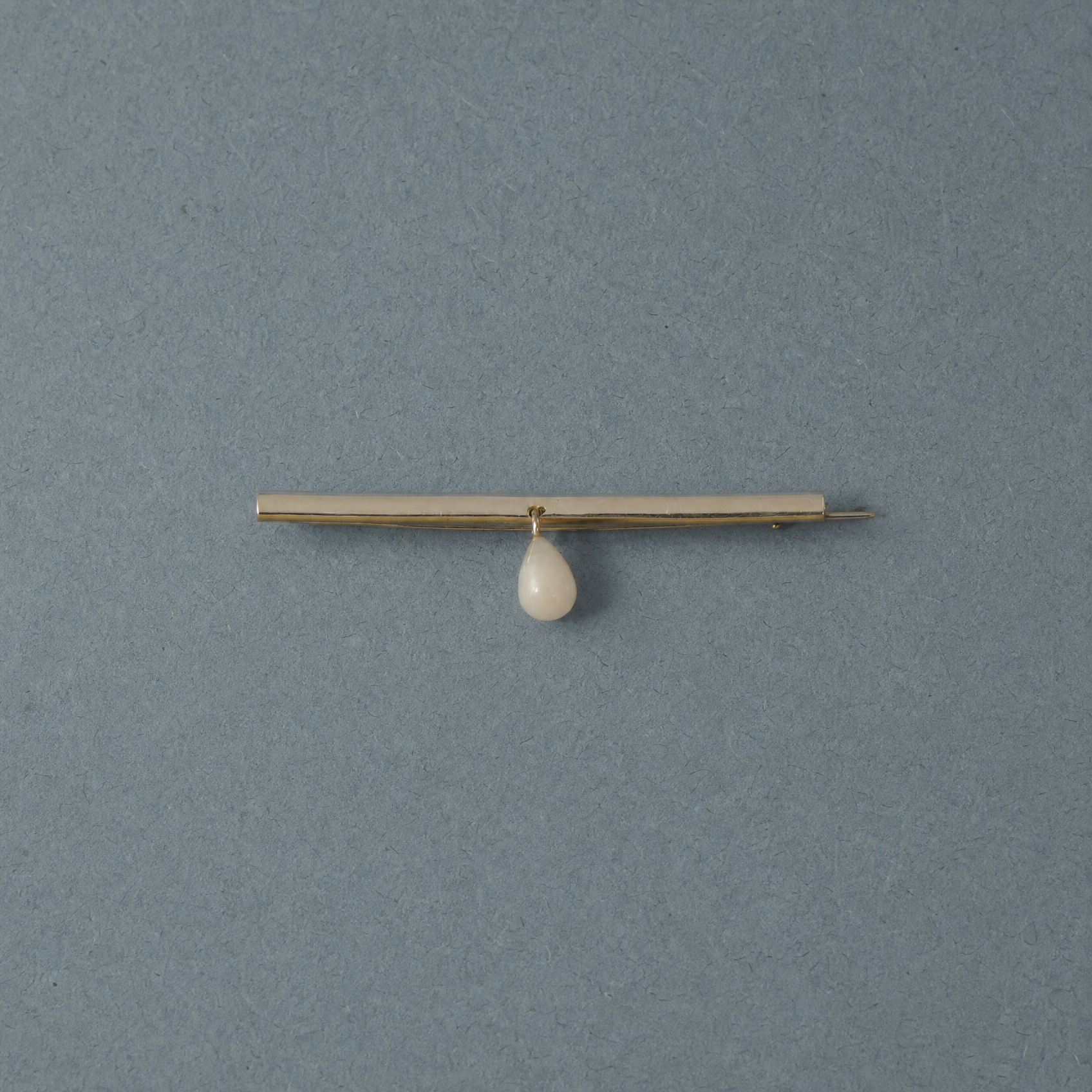 line pin white quartzine.png