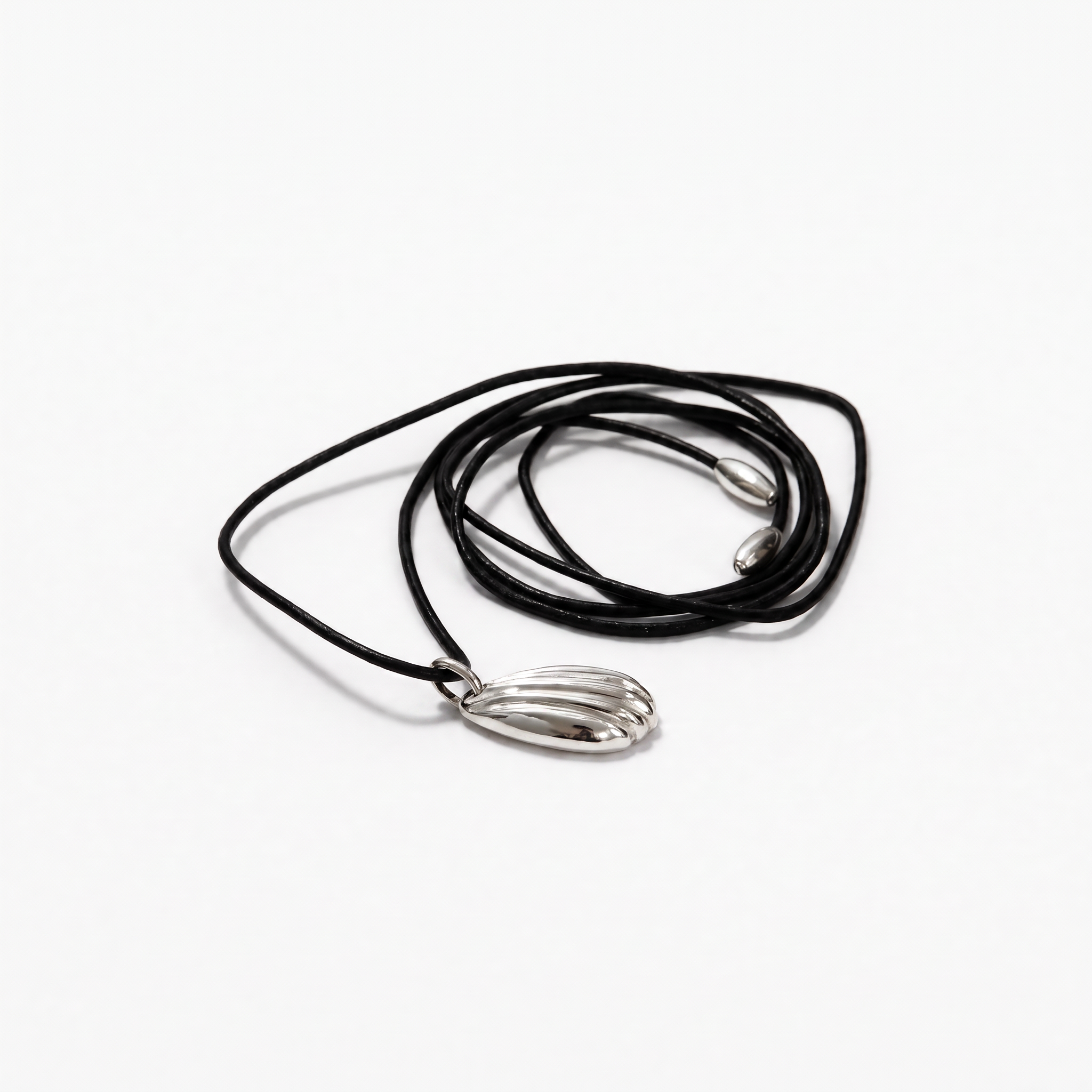scallop necklace silver