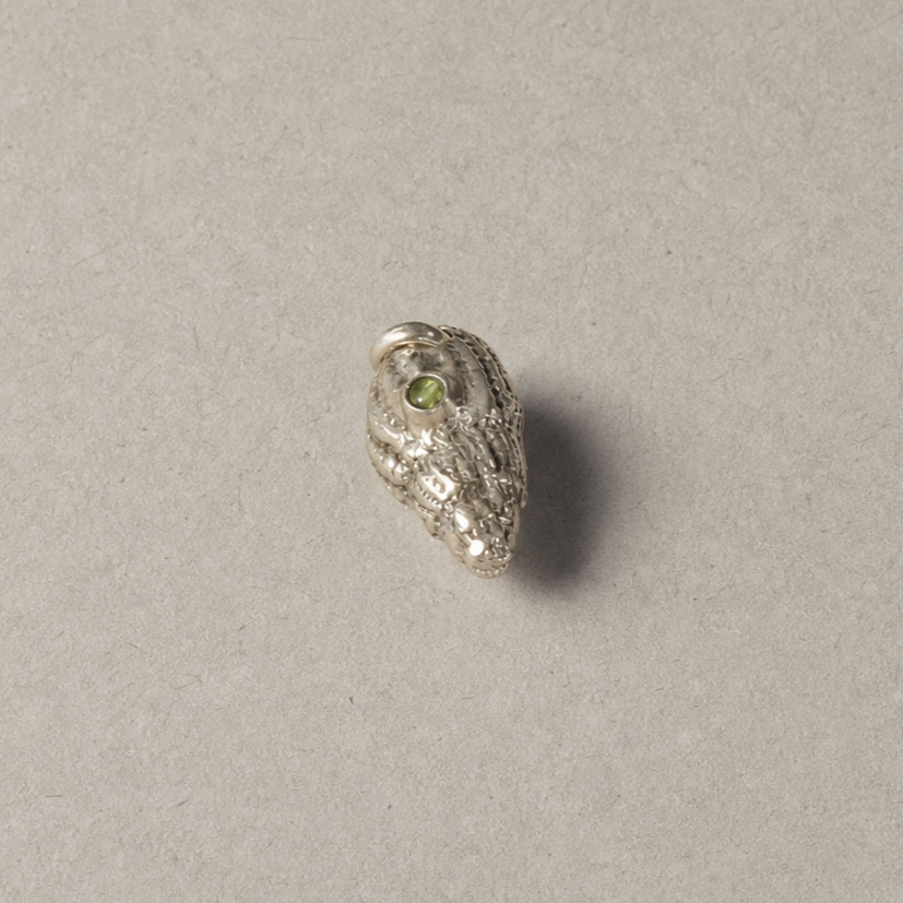 shell+pendant+peridot.png