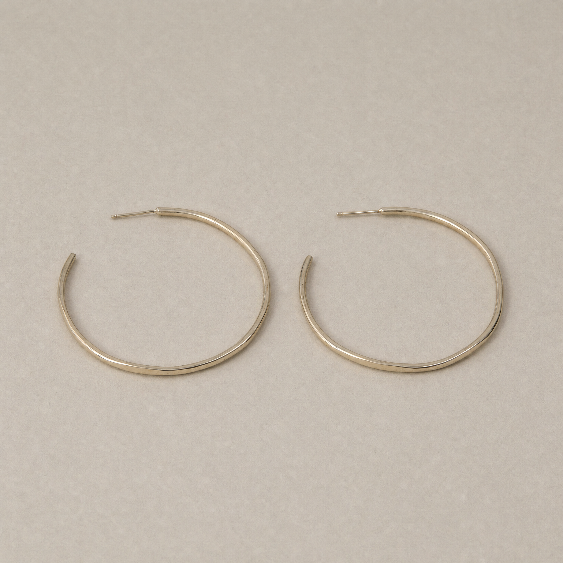 hammered oval hoops.png