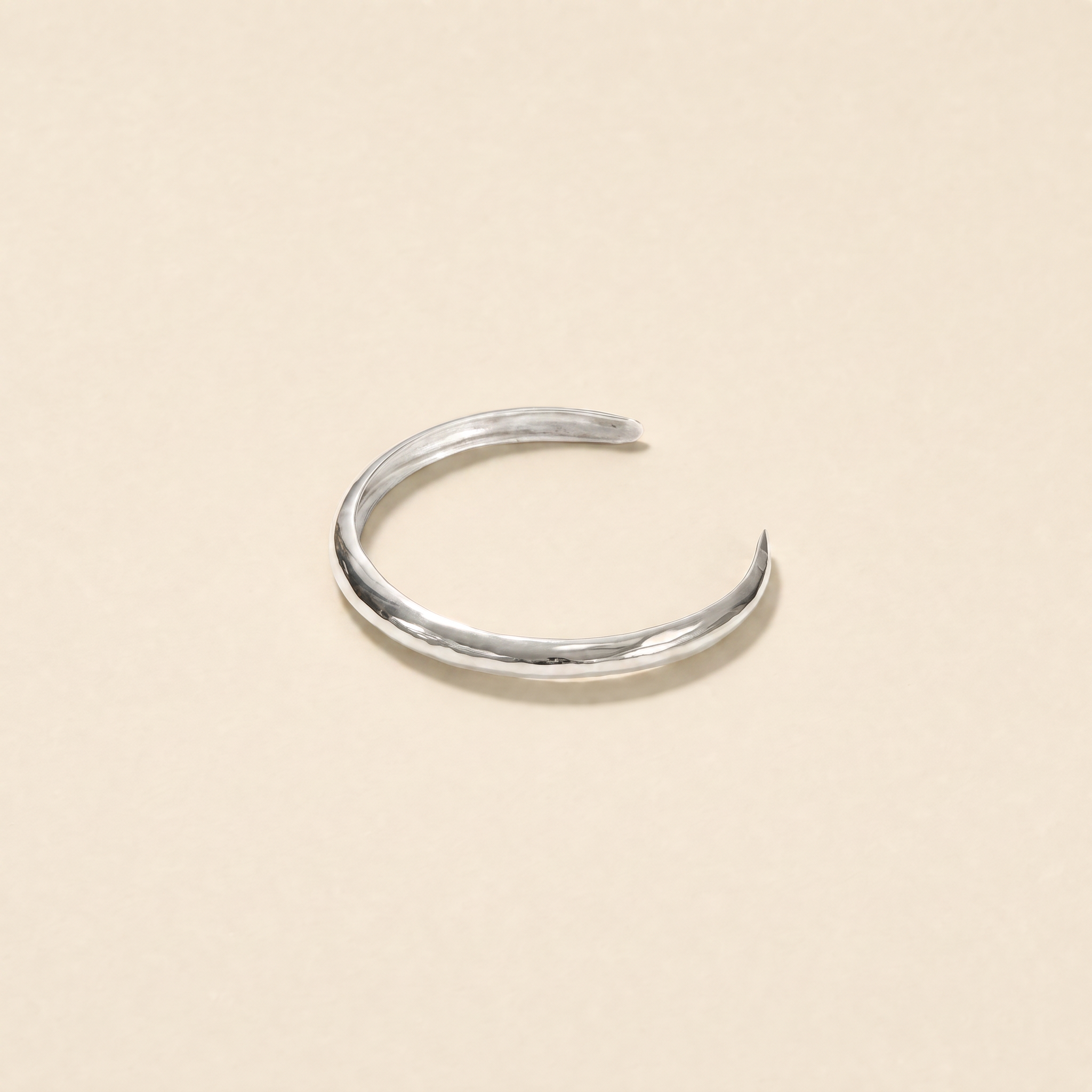 thin domed bracelet side.png