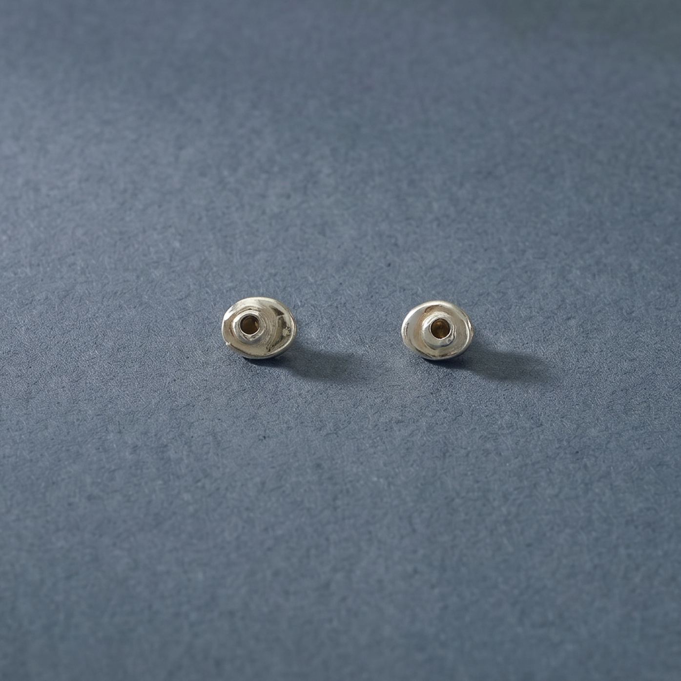 dot silver stod earrings smoky quartz