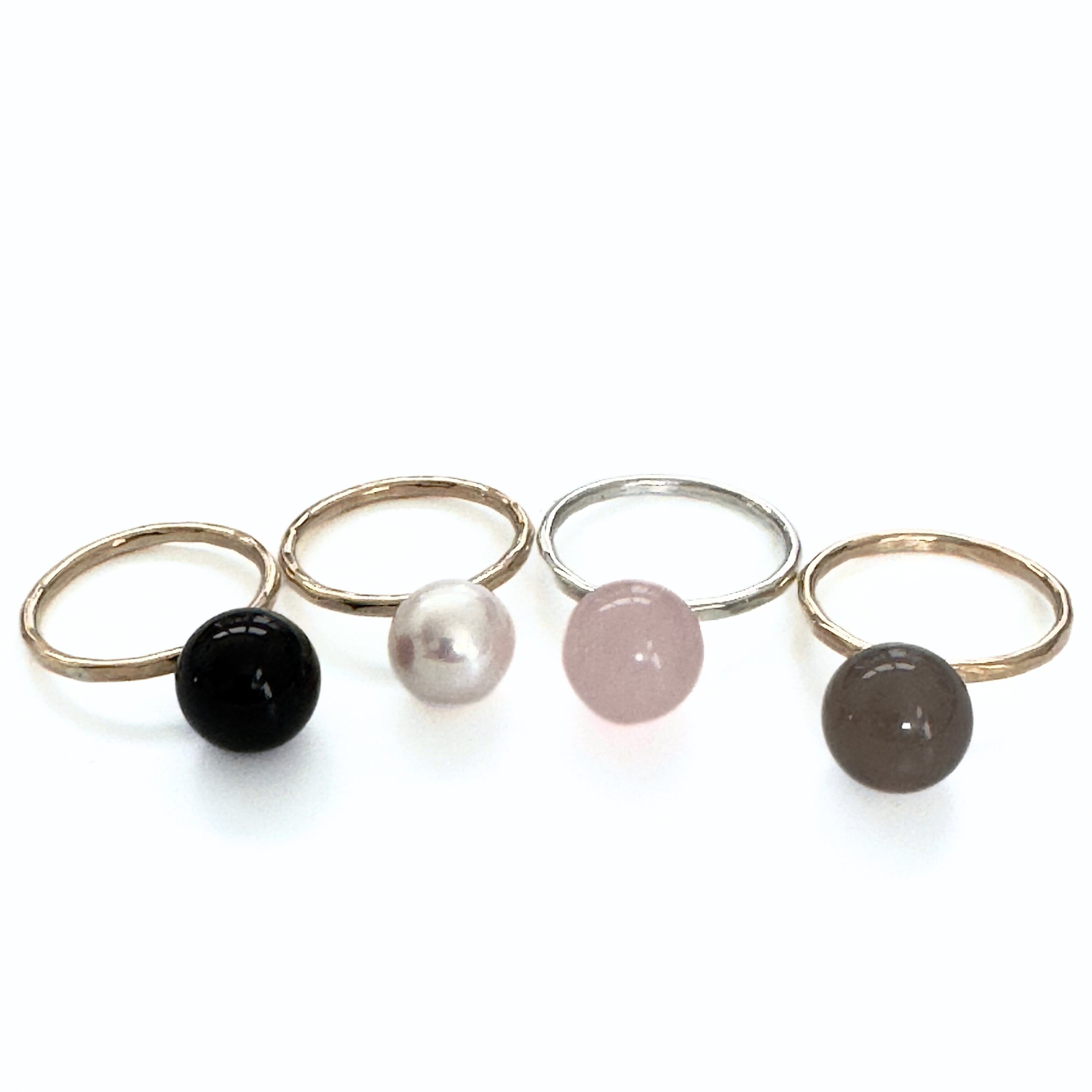 Black onyx, pearl, rose quartz, gray agate ring