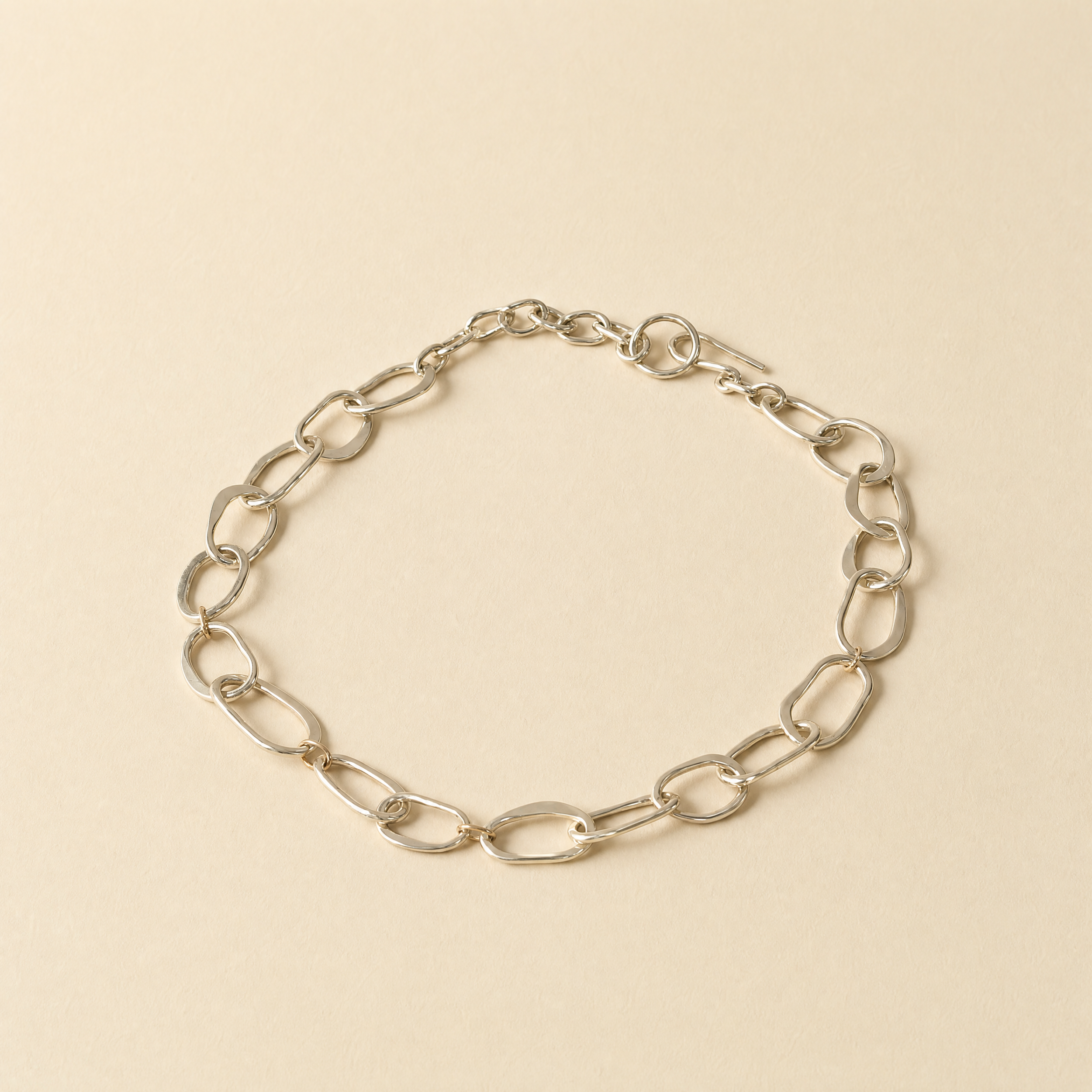 wavy link chain necklace.png