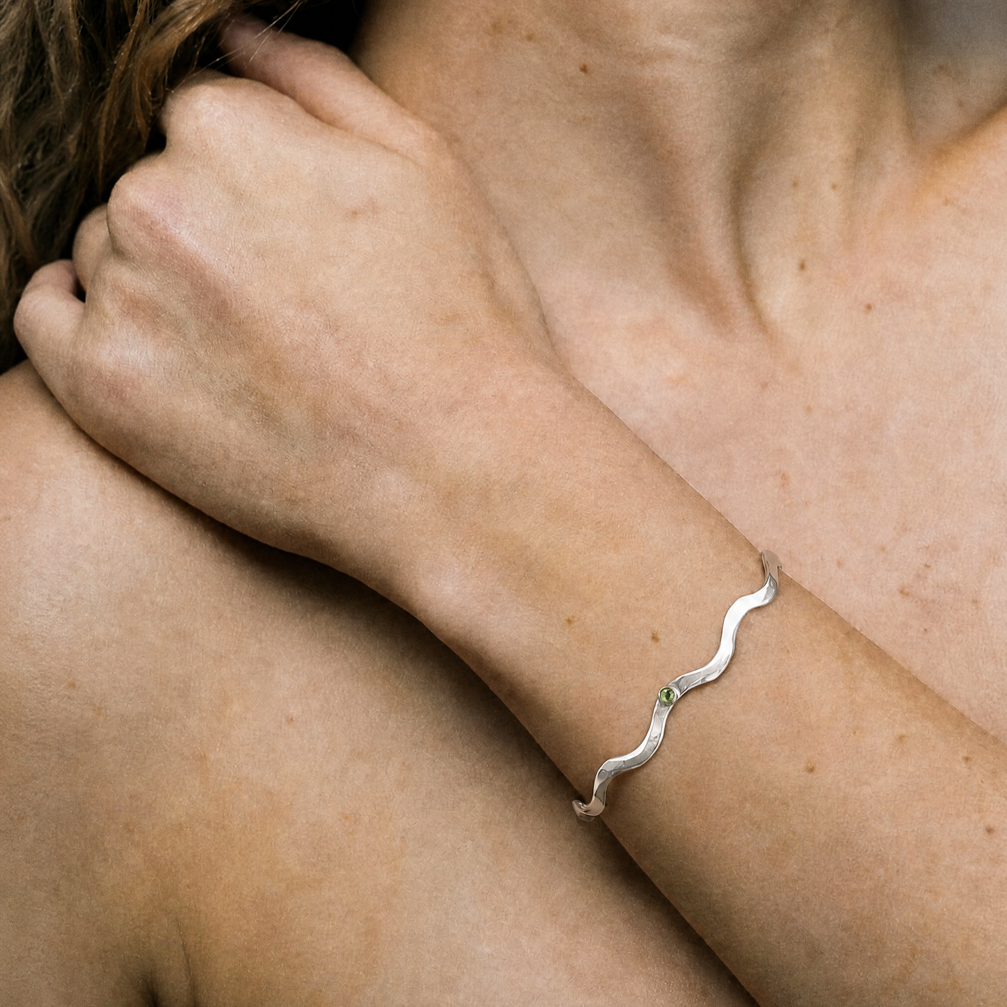 wave bracelet peridot