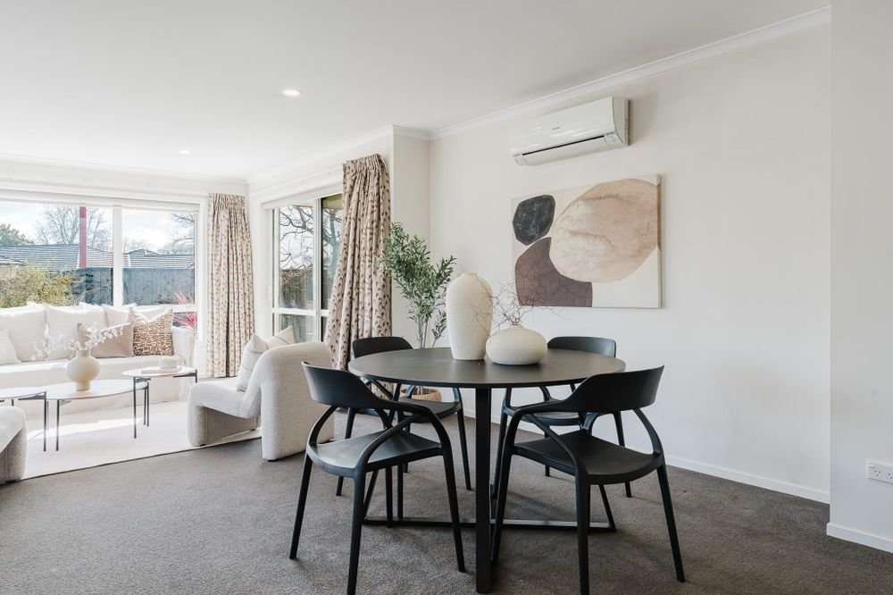 Home Staging Hamilton - Real estate home staging for sale to maximise sale with modern, neutral high end pieces.