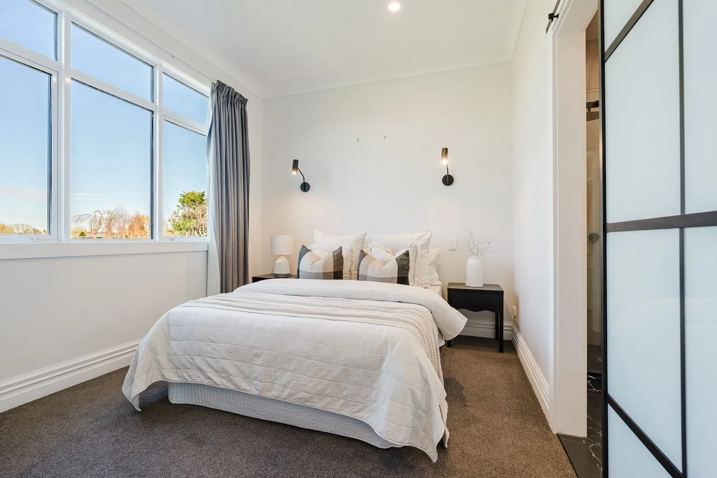 Home Staging Hamilton - Real estate home staging for sale to maximise sale with modern, neutral high end pieces.
