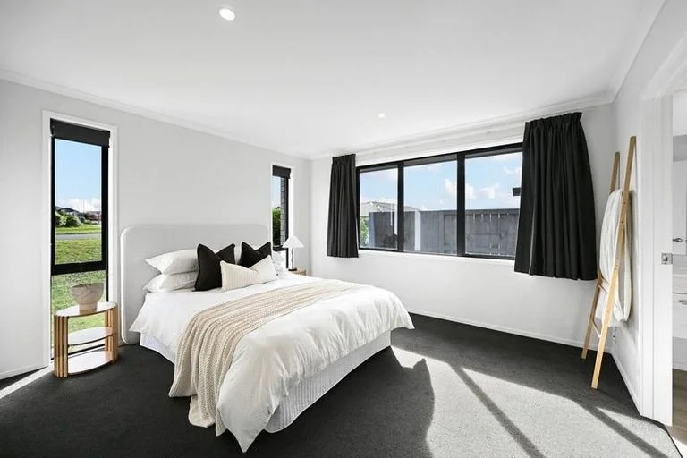 Home Staging Hamilton - Real estate home staging for sale to maximise sale with modern, neutral high end pieces.
