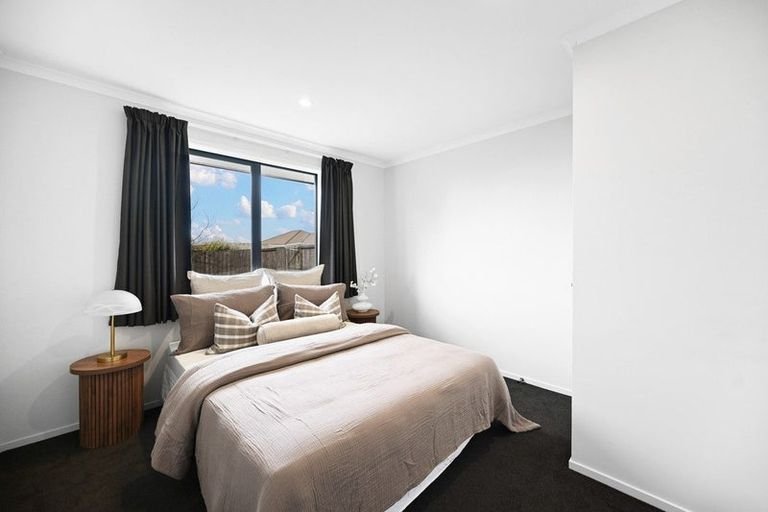 Home Staging Hamilton - Real estate home staging for sale to maximise sale with modern, neutral high end pieces.