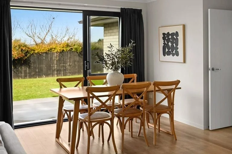 Home Staging Hamilton - Real estate home staging for sale to maximise sale with modern, neutral high end pieces.
