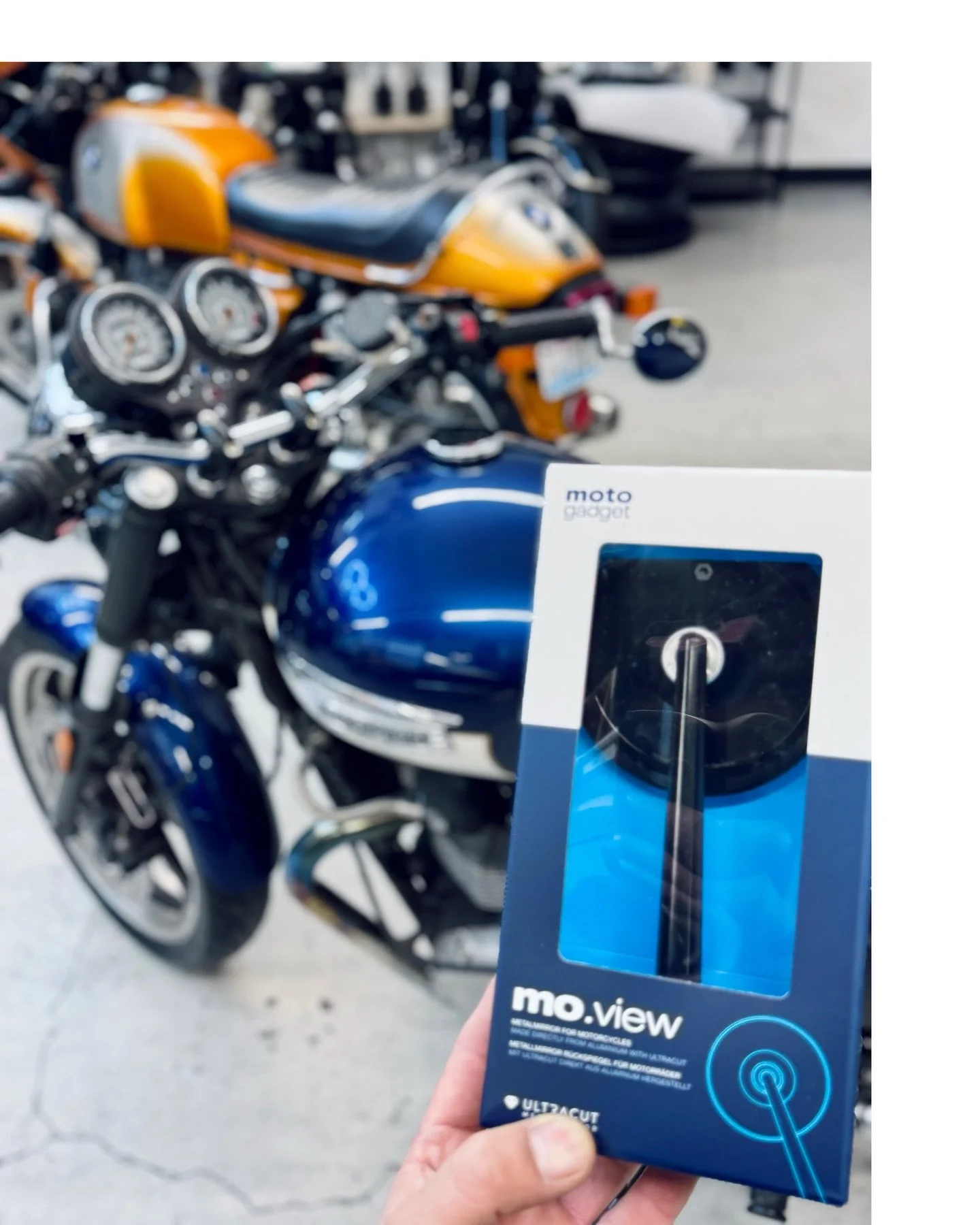 Customer going to see me in their rear view as they move to California 😞 BUT not before I dial in her bike. Full Servcie, tires, injector rebuild and some sweet mirrors from @motogadget