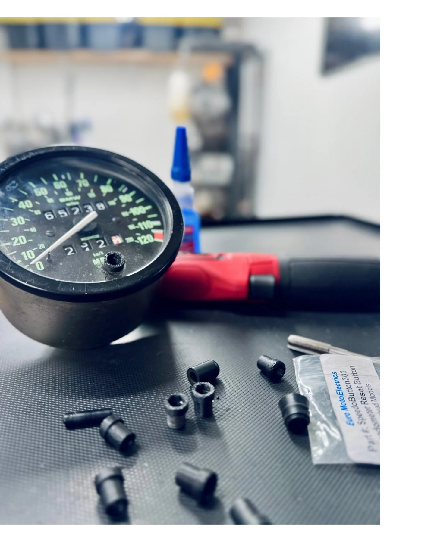 Printed a few of these, dare I say &hellip; #unubtanium 🫣 peices for the trip button on an #r100gs