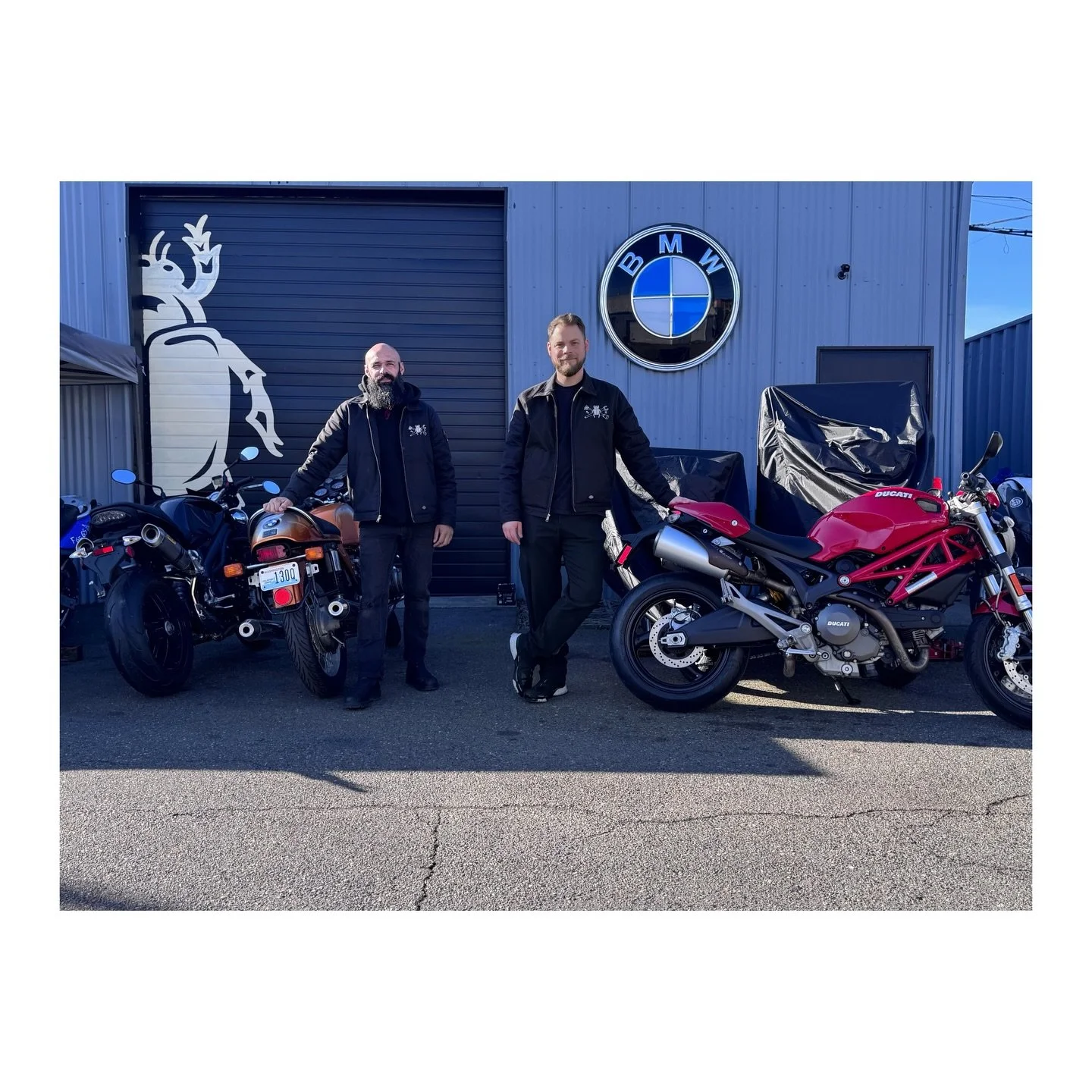 Two happy mechanics (yes I&rsquo;m smiling) 😠