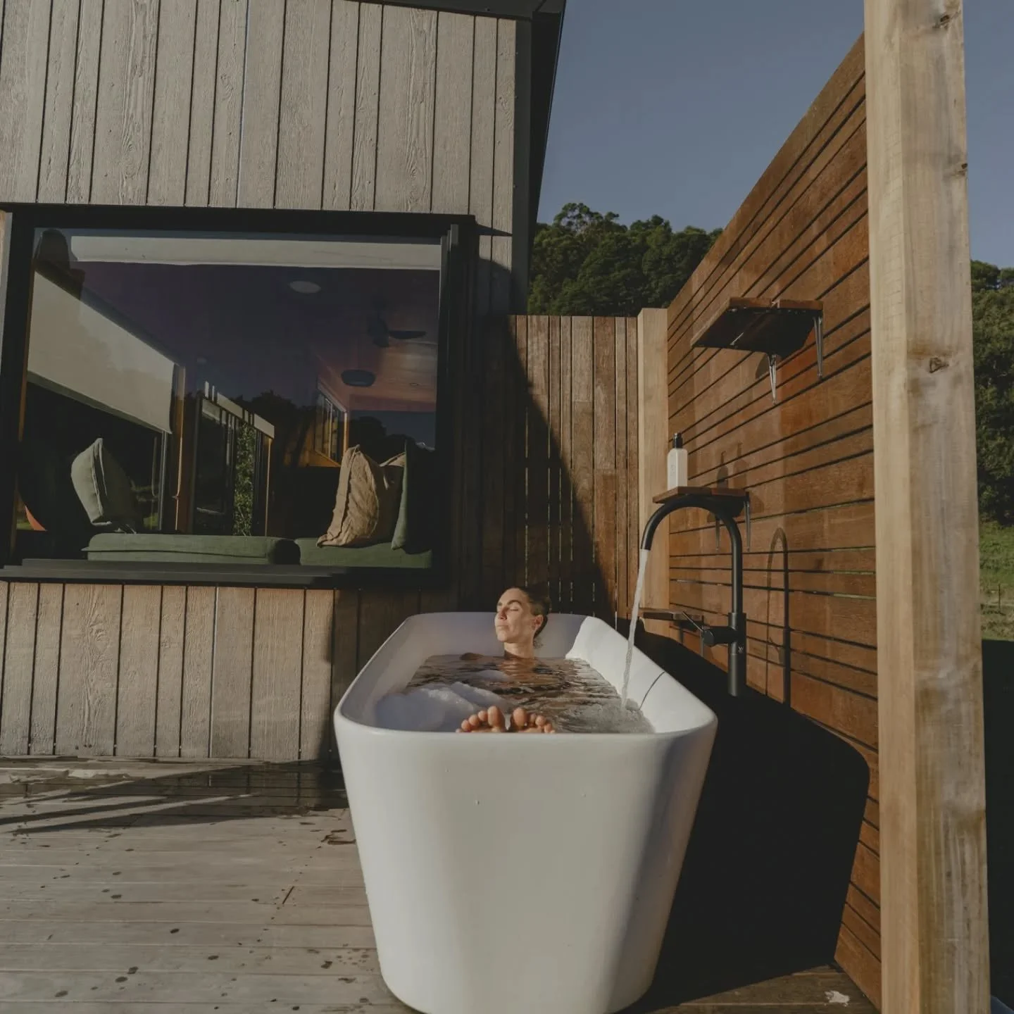 It&rsquo;s so magical bathing beneath the sky - steam rising, stars glimmering, the mountain standing quietly in the distance.

The world feels a little slower out here. Just you and the sounds of nature (and sometimes a nosy cow - see last pic).

🦋