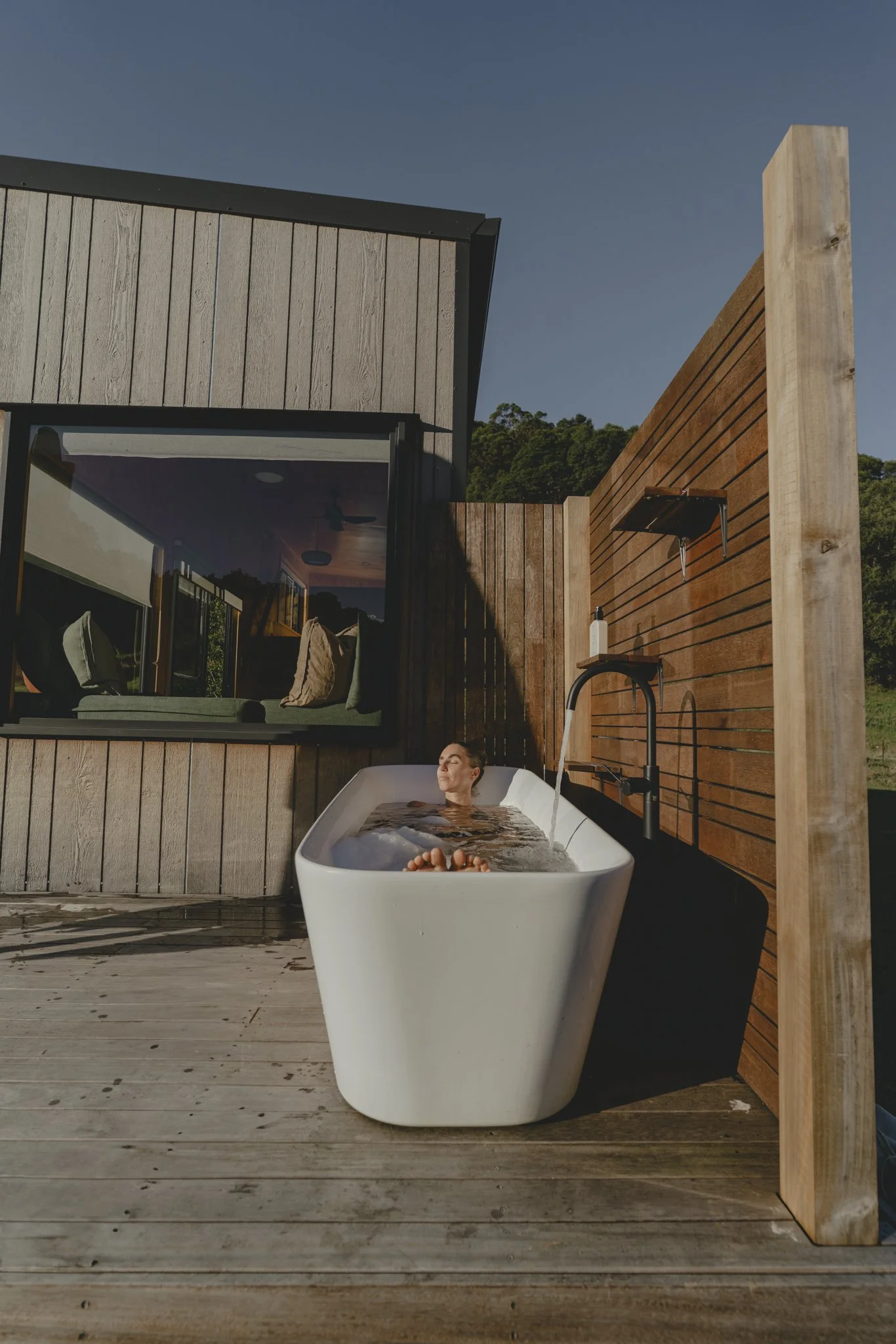 The outdoor bath: how to do it with style