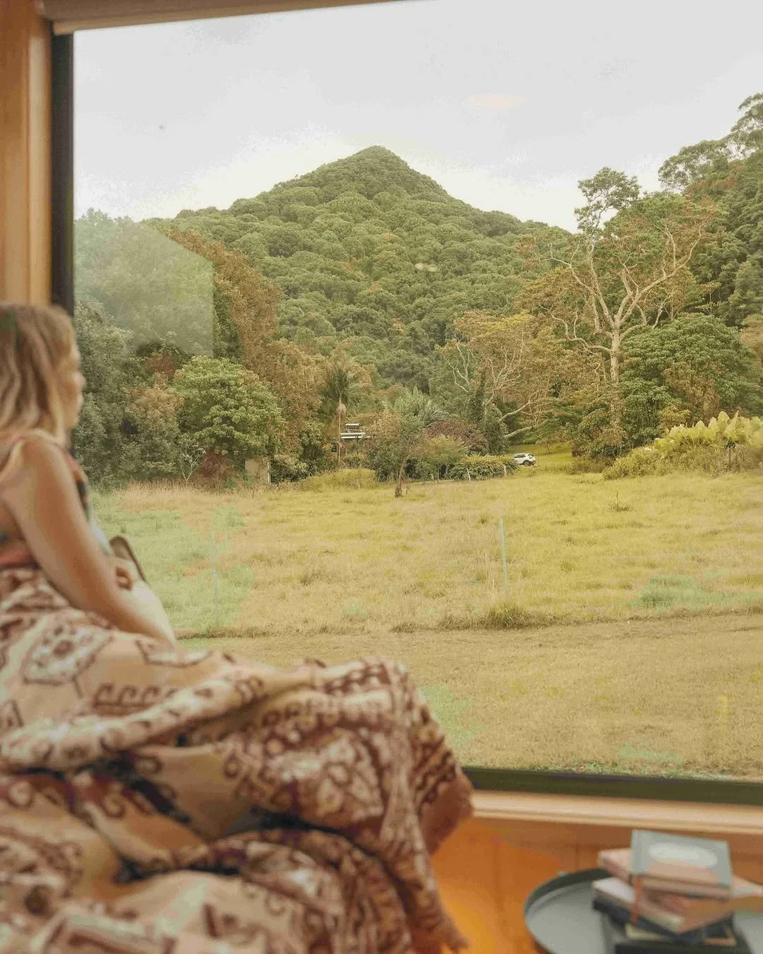 We purposefully designed the picture windows and deck to directly face the mountain... because, well, wow, what a view 😍

Most mornings, the valley fills with mist until about 9am. Then it lifts and you get the whole thing - the mountain, the paddoc