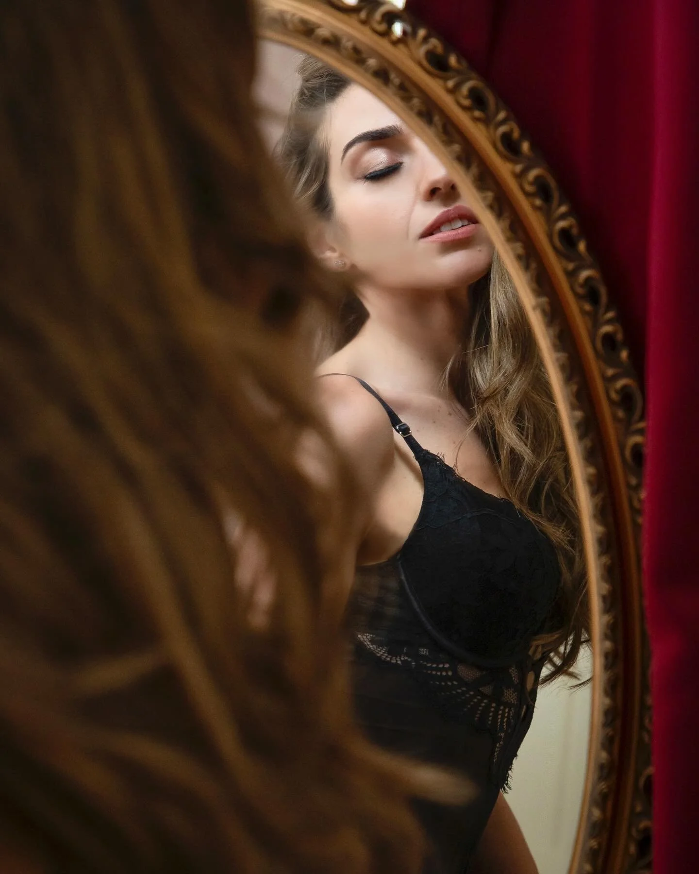 &lsquo;Sensual pleasures are like soap bubbles, sparkling, effervescent. The pleasures of intellect are calm, beautiful, sublime, ever enduring and climbing upward to the borders of the unseen world.&rsquo;
John H Aughey 🌺

www.elynphotography.com

