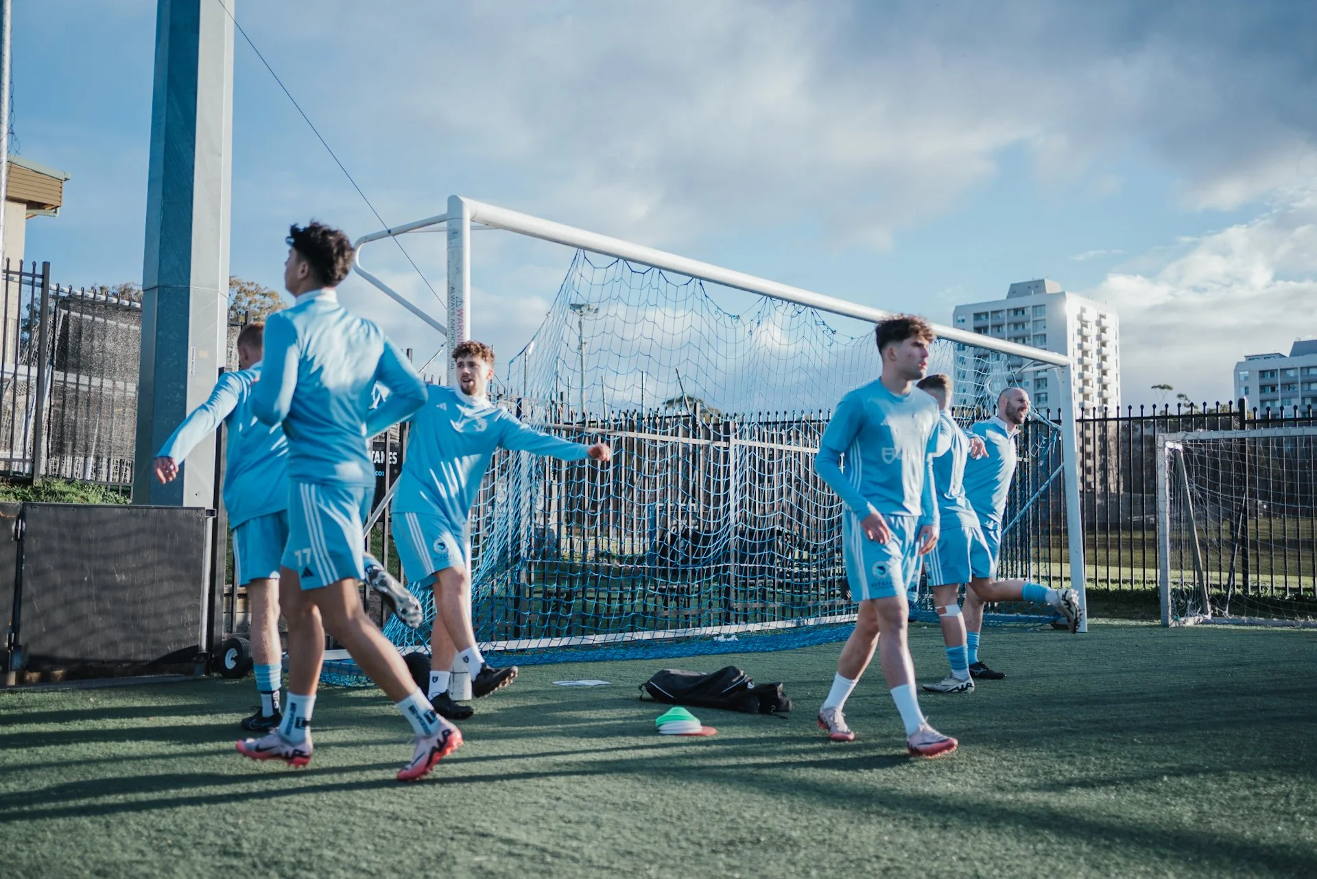 Sharks hold firm against young guns Sydney FC
