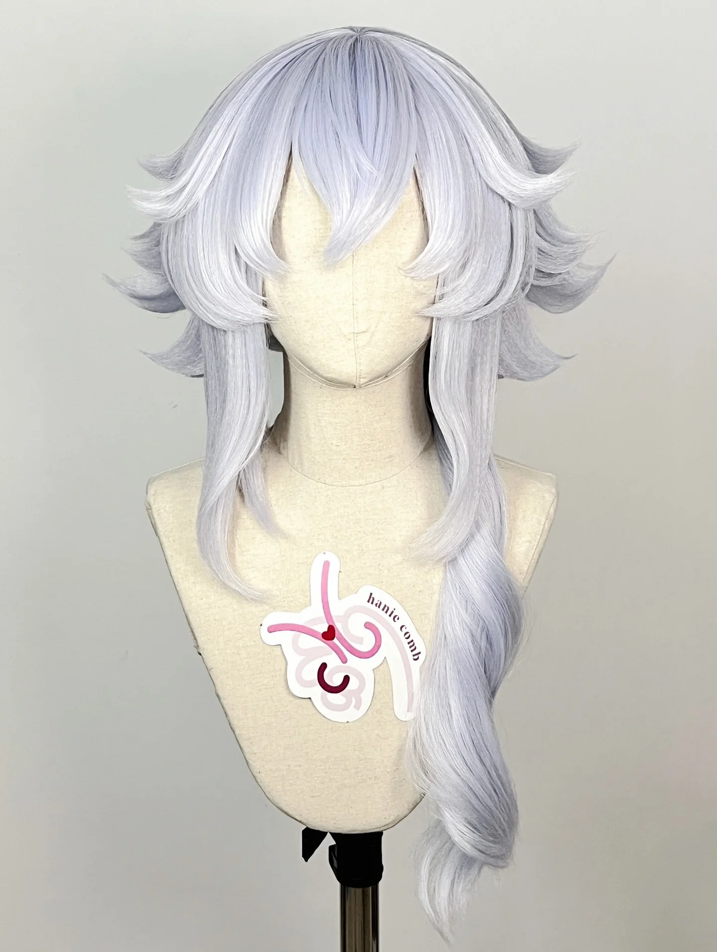 Battle Bat Xayah from League of Legends

Always love styling league cosplay wigs, for this one I added extra wefts throughout for extra volume in the spikes!