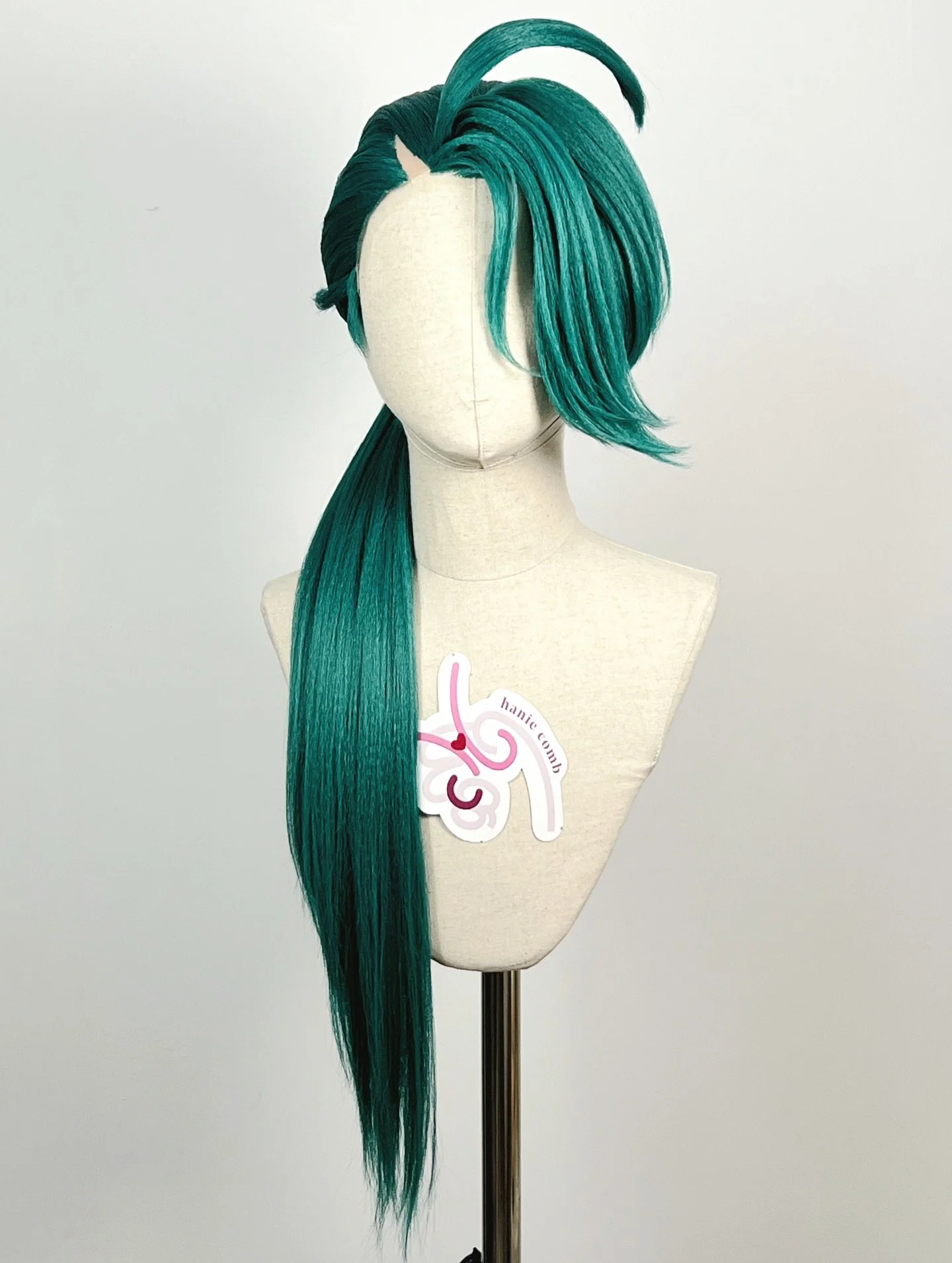 Rika from Pok&eacute;mon Scarlet and Violet 

Low ponytail wig with side slit and detachable bangs
