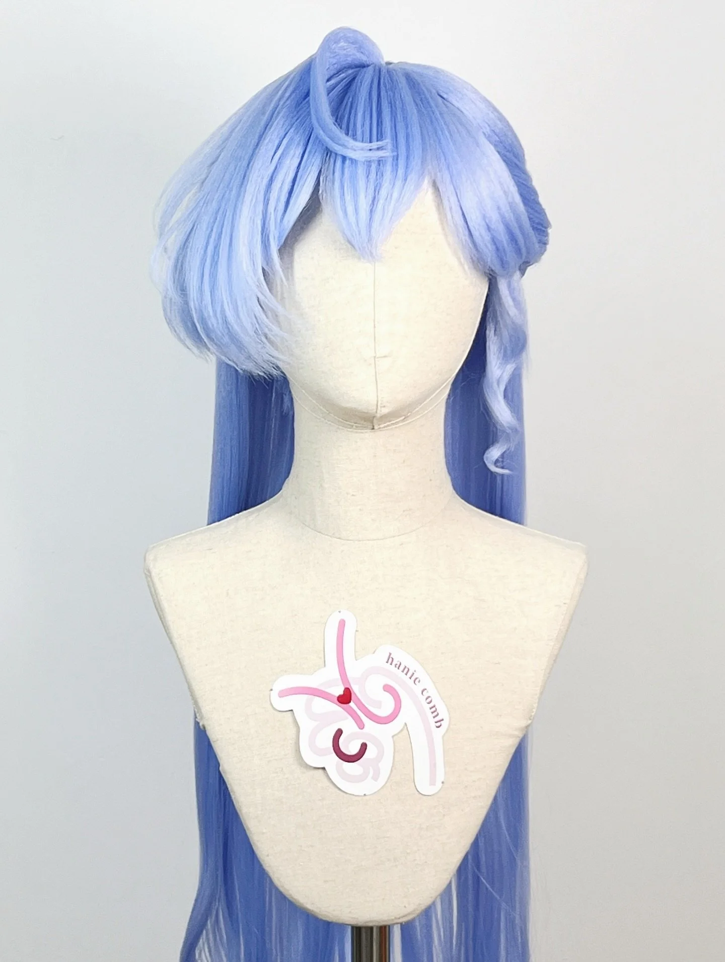 If you&rsquo;ve been wondering how I made the transformable Robin wig a while ago, the process video is now up on yt! Take a look into the thought process and the mechanism behind it, I bet you&rsquo;ll find something interesting 😉