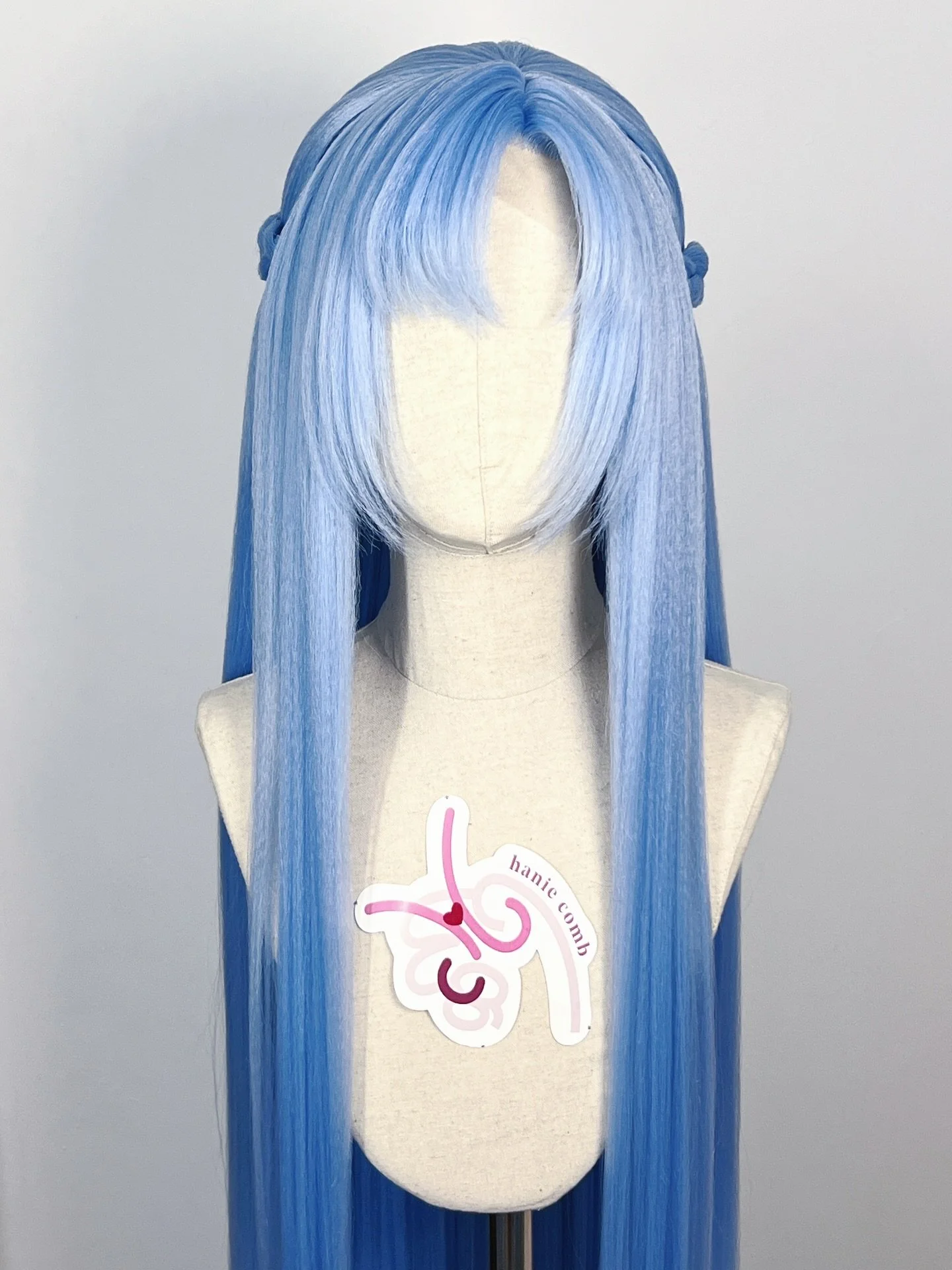 Yuuki Asuna from Sword Art Online

Wig styled with detachable braid and ponytail so that it&rsquo;s easier to store and tidy up the hair at the back after cosplay~