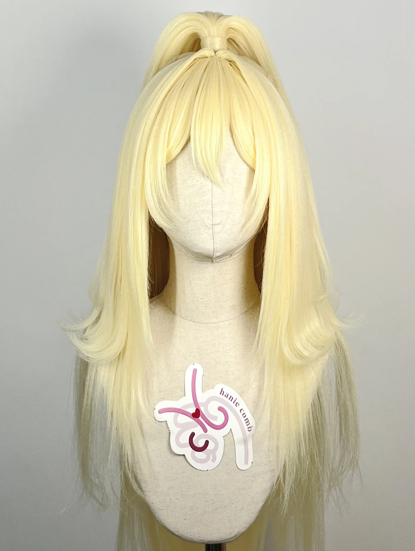 Rupee from Goddess of Victory: Nikke

Styled with detachable half up ponytail with standard wig base