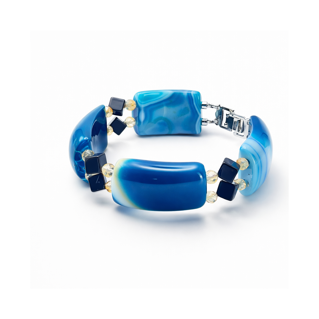 bracelet_centered_1x1.png