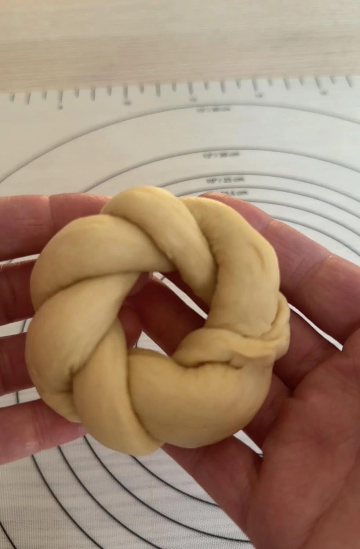 best-cinnamon-rolls-recipe-easy-vegan-options-and-perfect-for