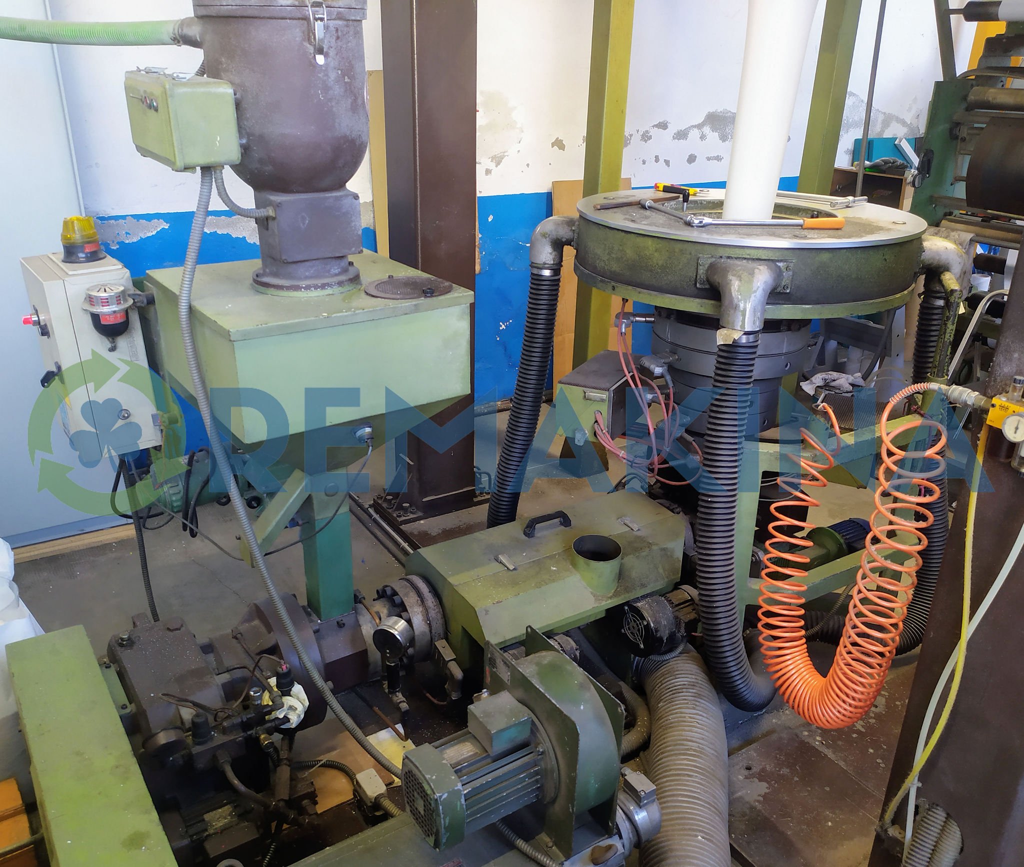 Tecom monolayer blown film line with forced feeder