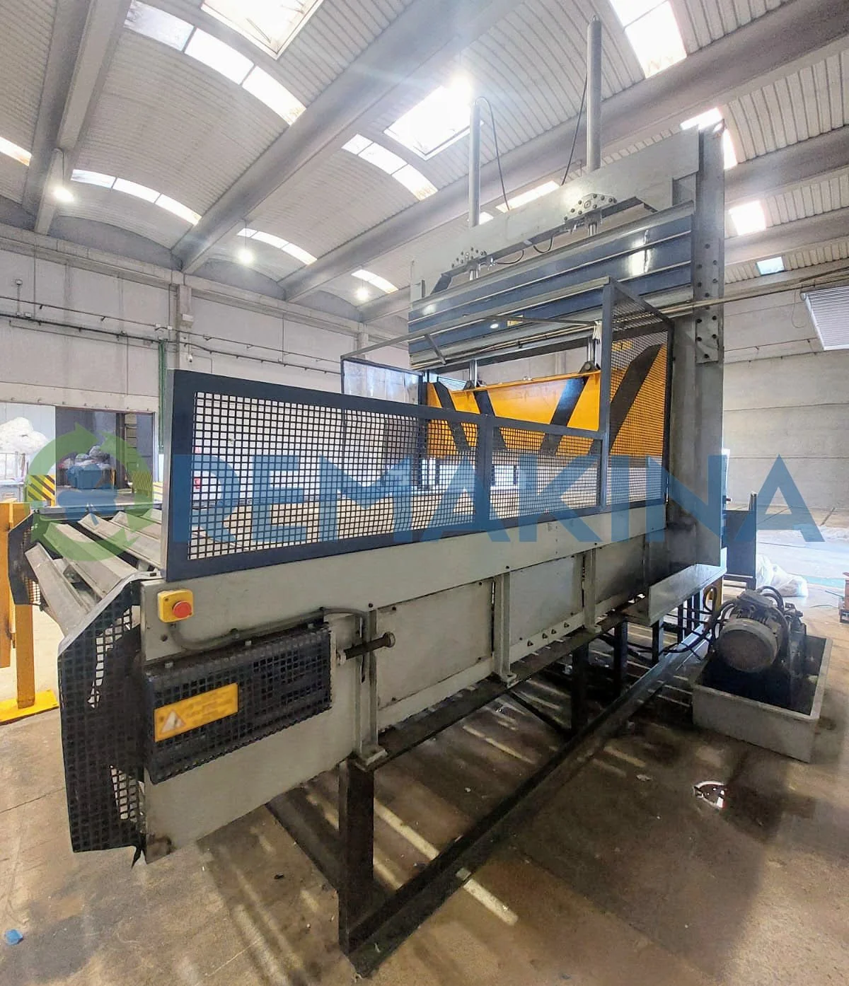 Joval guillotine for paper and plastic reels with cutting force 25tons