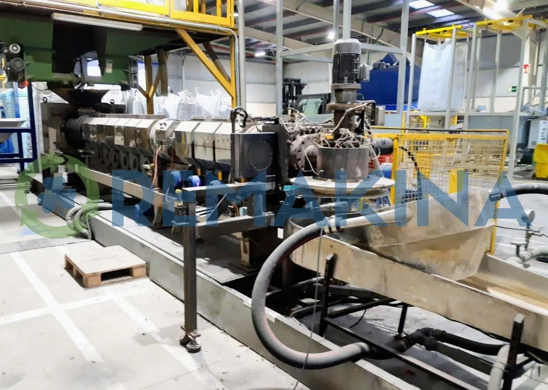 ALFA TECHNICS PLASTIC RECYCLING LINE extruder with screw 200mm