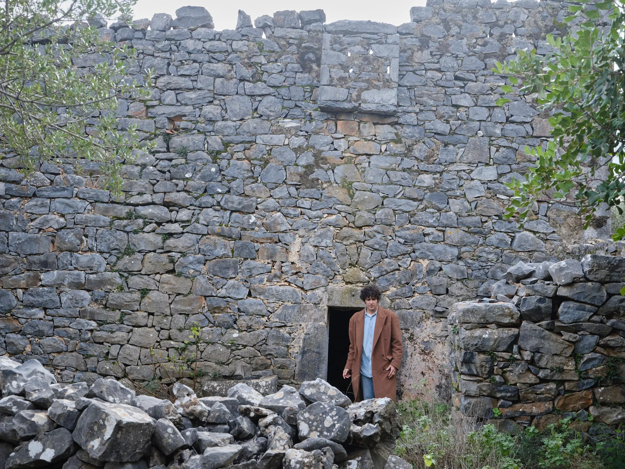 Maison_Racine_Address_The_Invincible_Tower_Stone.jpg