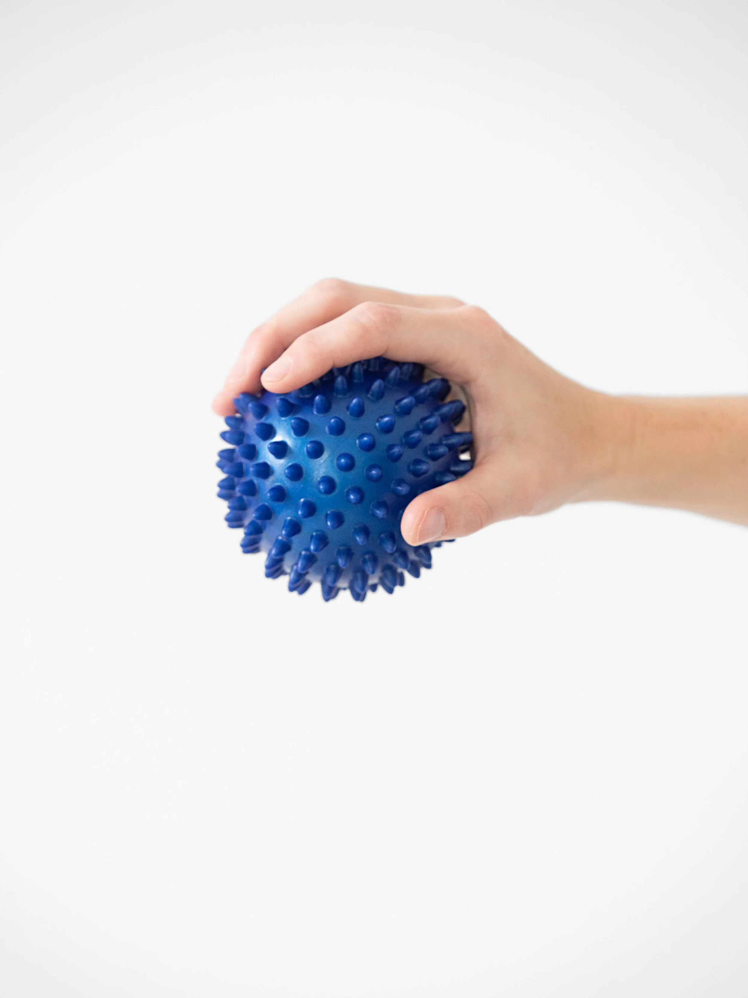 Igelball-Therapie bei Sehnenverletzungen der Hand bei Die Handwerkerei Wien