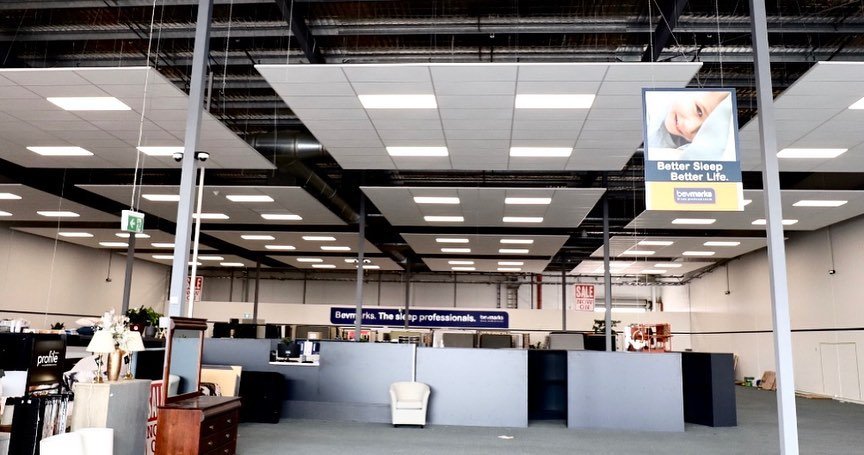 16 free floating @armstrongcommercialceilings Ultima tiles, acoustic panels 6x6meters including 600x1200meters led troffer lights

 #armstrong #armstrongcommercialceilings #grid #gridceilings #gridceilings #gridceiling #suspendedceiling #suspended #b