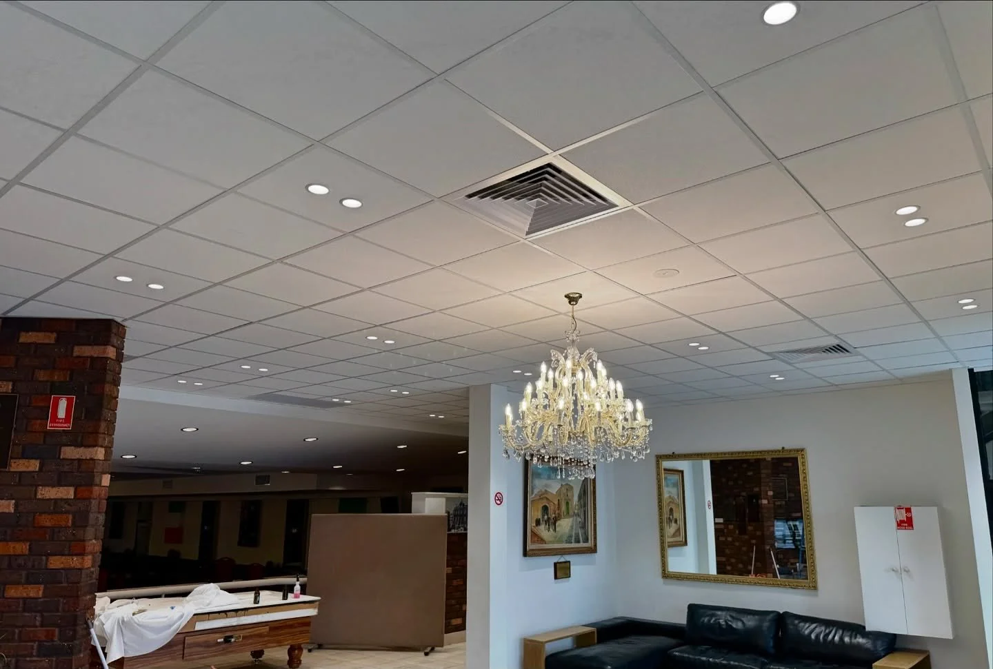Full ceiling transformation in 3 days with minimal disruption at the Vizzini Social Club Coburg

#melbourneceilings 
#ceilingupgrade 
#buildingmelbourne 
#ceilingmelbourne 
#interiorupgrade 
#suspendedceiling 
#ceilingbeforeandafter 
#interiorupgrade