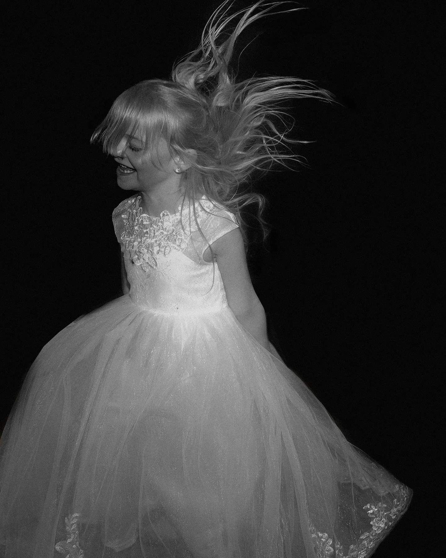 Last ones on the dance floor 
•
•
•
#PVMondayMovement #photovogue #vogue #authenticlovemag #stylemepretty #weddingphotographer #weddingfilm #gracefulbrides #dirtybootsandmessyhair #loveandwildhearts #777luckyfish #somelightmag #bitesan