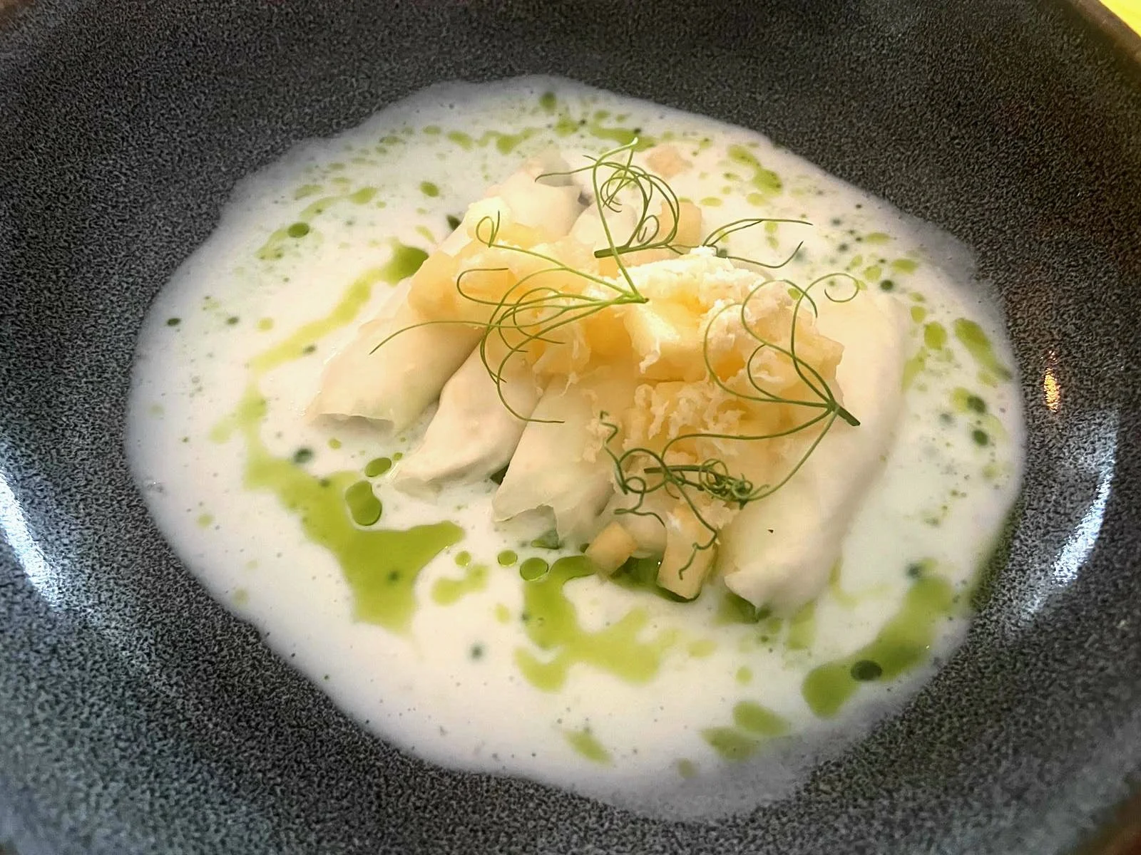 Kohlrabi I Burrata I Kren I Buttermilch I Schnittlauch I Apfel